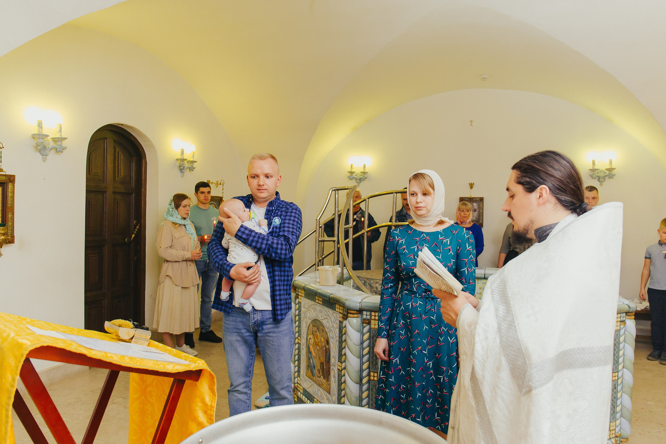 Крещение Михаила. Церковь Явления Пресвятой Богородицы. Фотограф новорожденных и детский в Сергиевом Посаде Кругликова Юлия