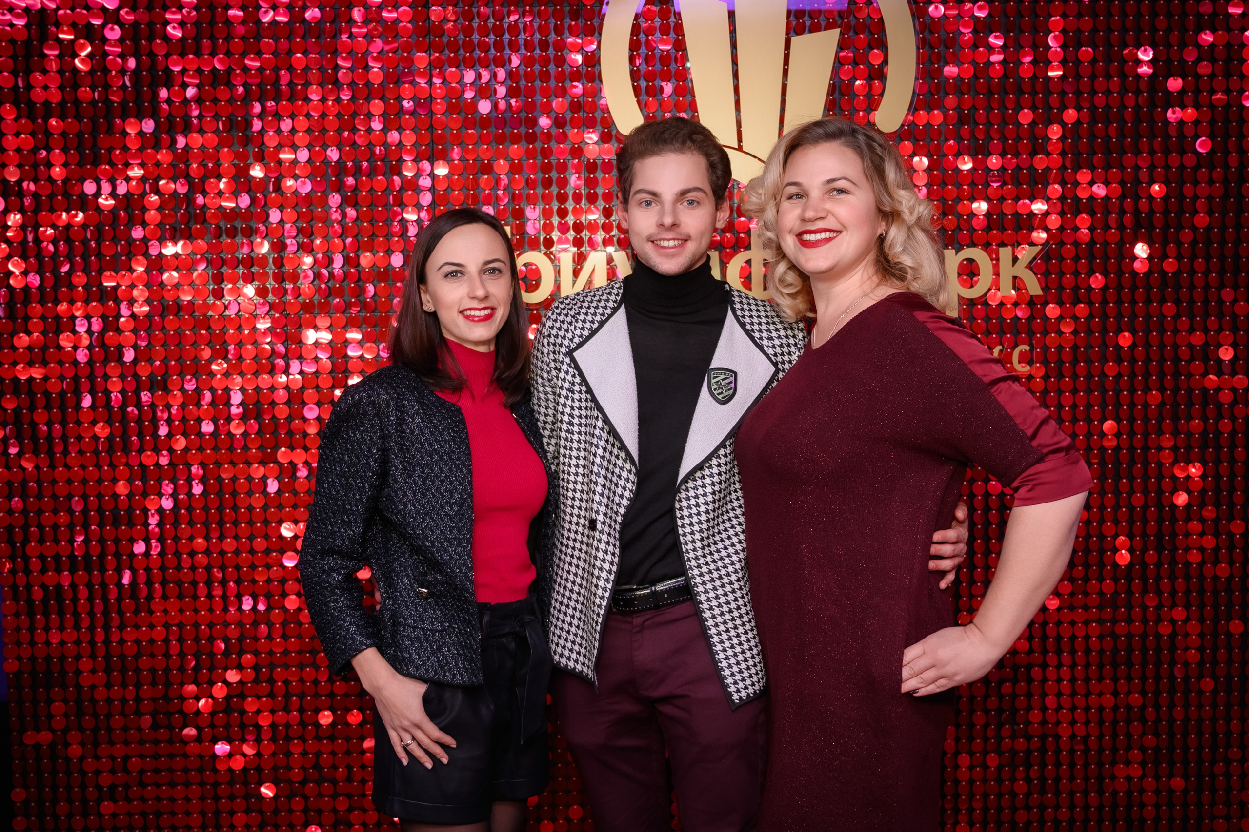 Услуги и цены фотографа в СПб. Стоимость фотосъёмки в Санкт-Петербурге. Фотограф на свадьбу, корпоратив, юбилей, мероприятие, в загс цена. Фотограф Алексей Лукин. Свадьба, мероприятие, корпоратив, юбилей, фотосессия, портрет. Фотосъёмка в Санкт-Петербурге. Ретушь фотографий