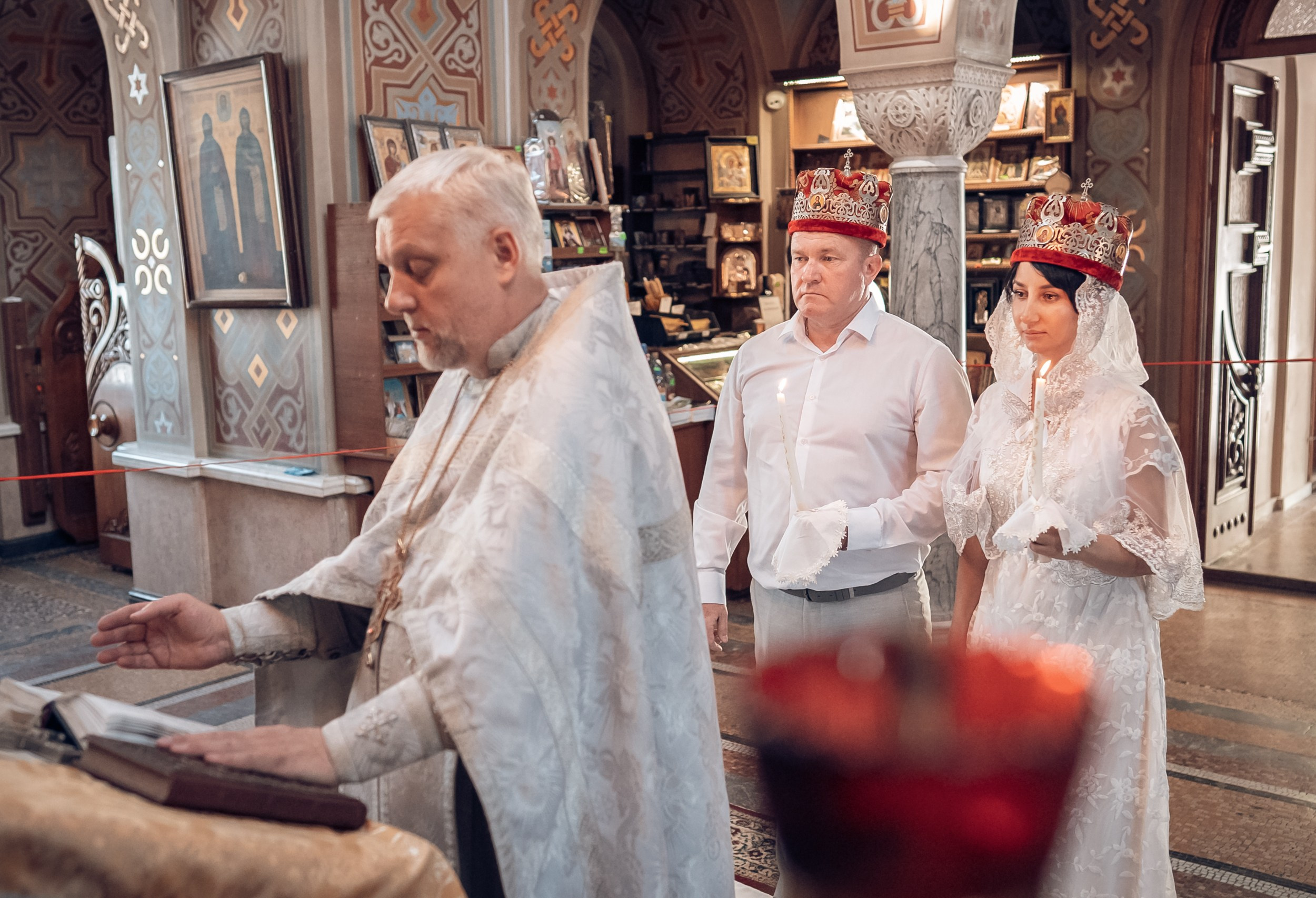 Венчание в храме Воскресения Христова пос. Форос. Церковный фотограф Севастополь