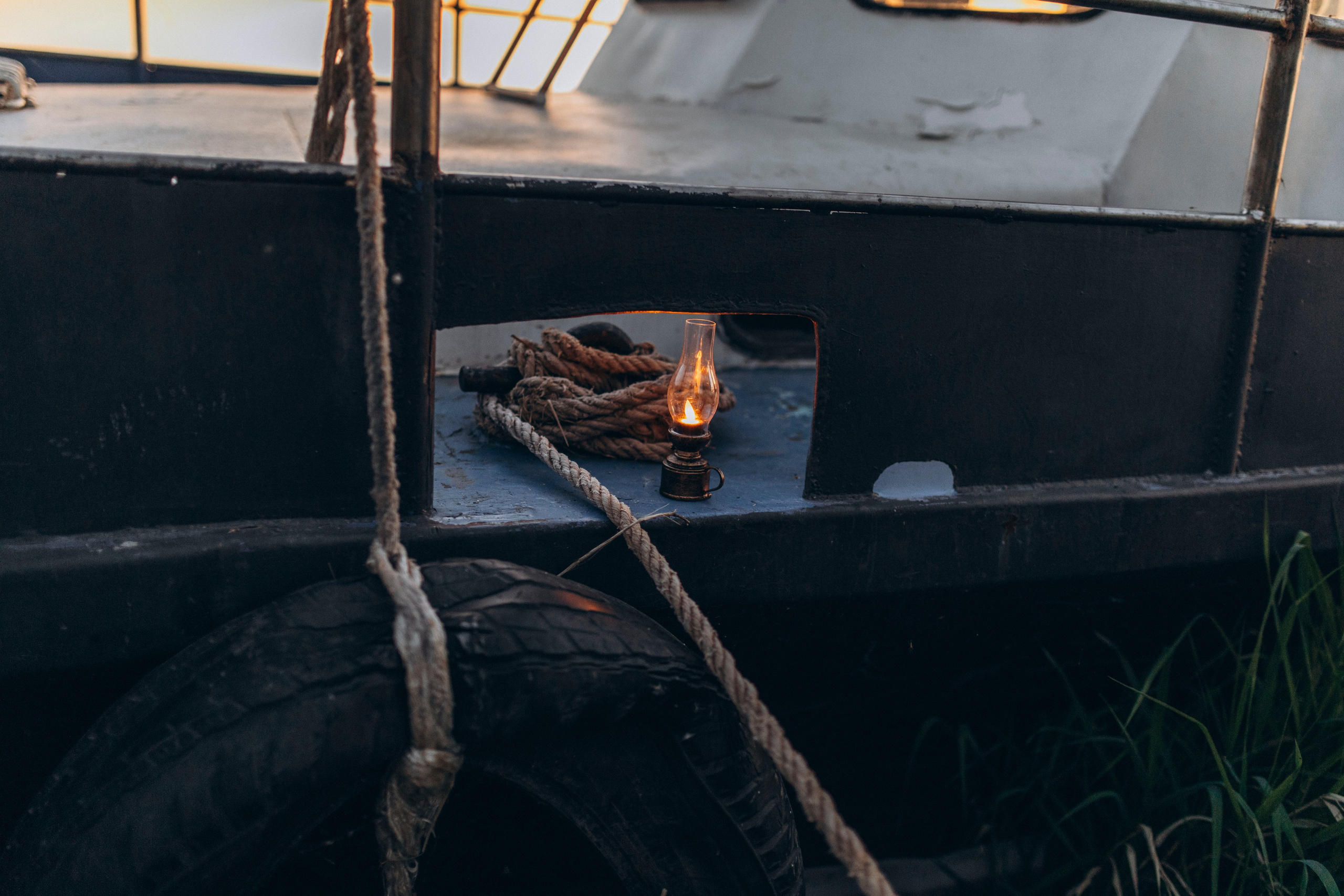 Тайны старого катера…. Фотограф Юлия Хакимова / Казань/ Чистополь