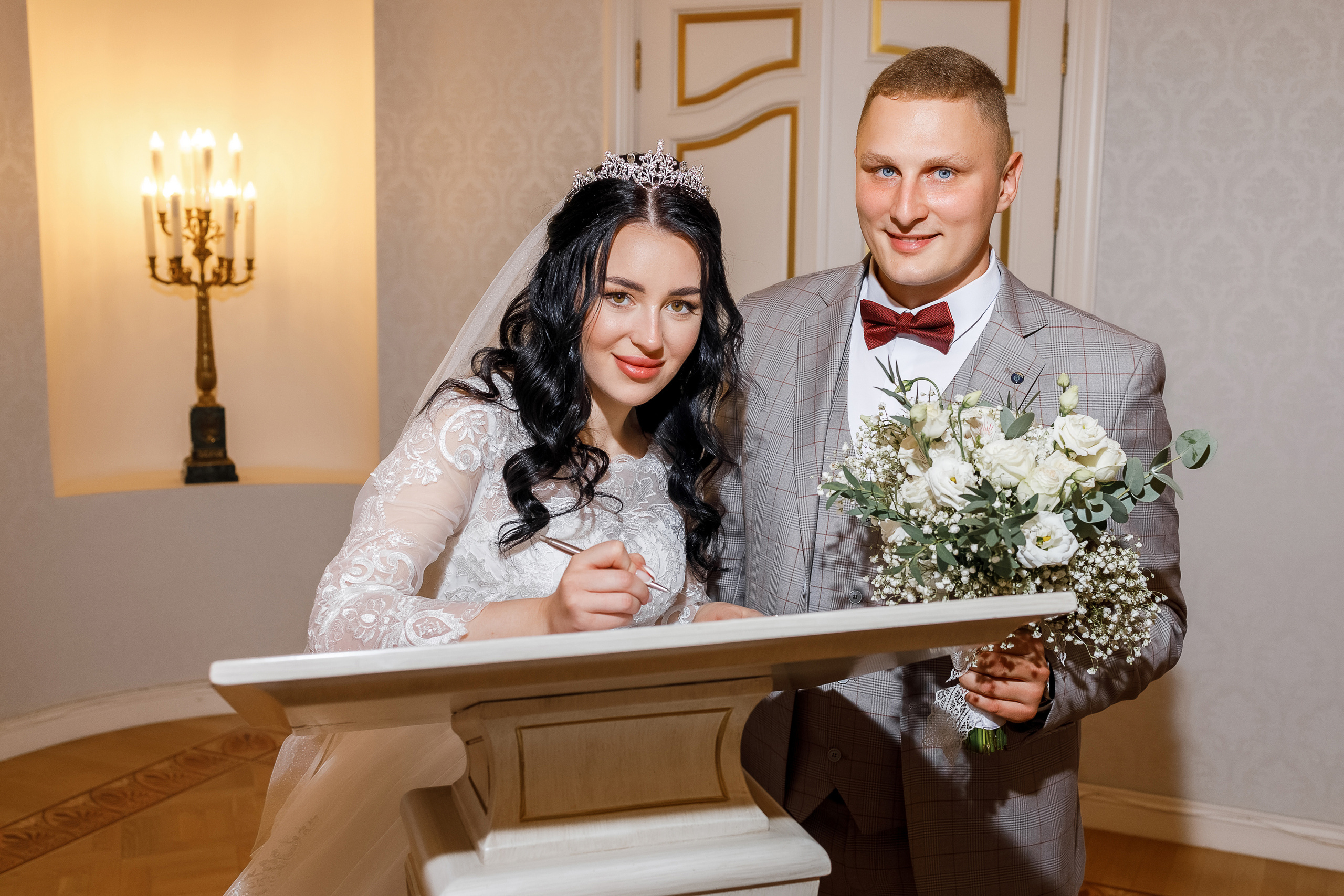 Чувствительная фотосессия молодожен в августе. Олег Сверчков | Свадебный фотограф Вологда