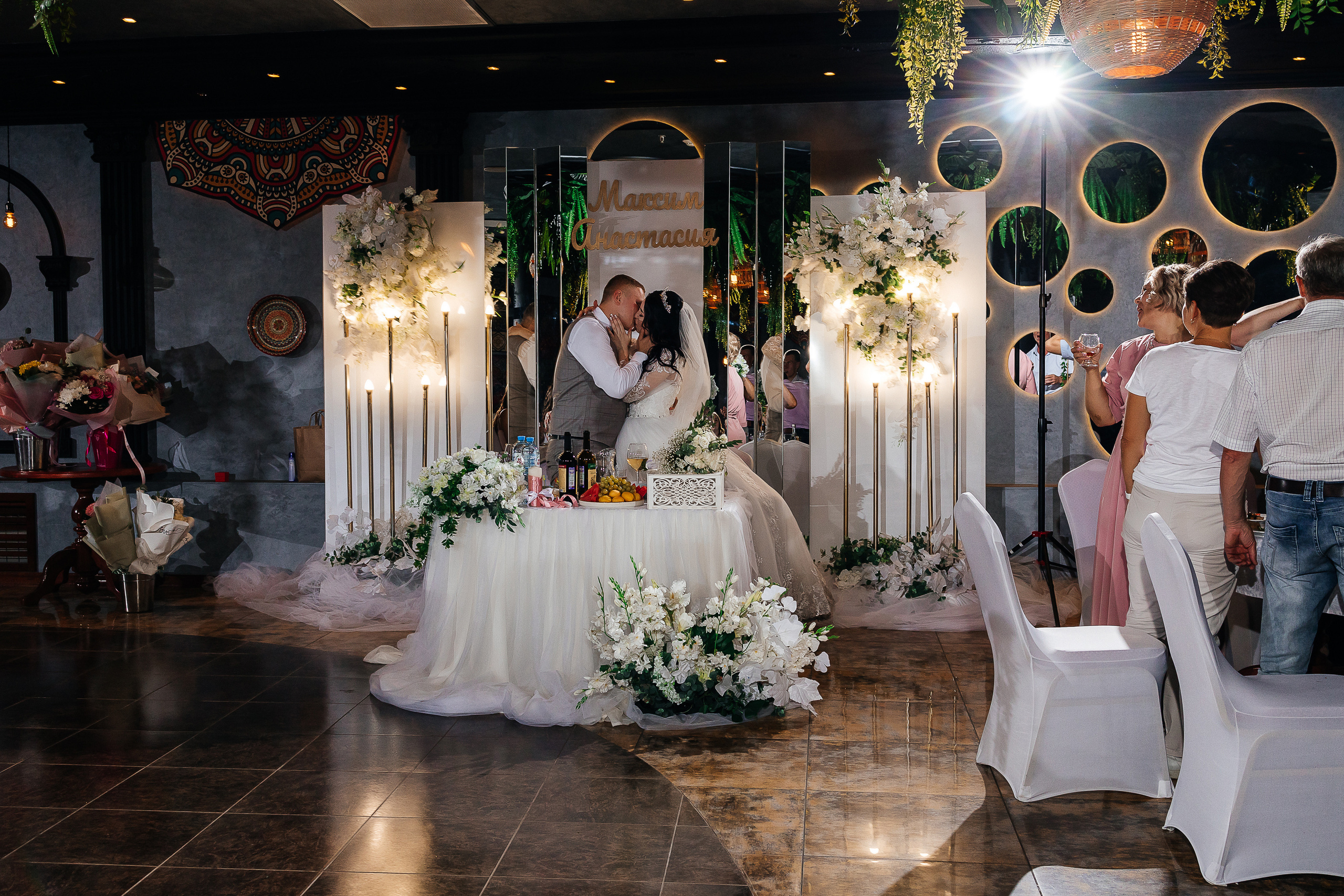 Чувствительная фотосессия молодожен в августе. Олег Сверчков | Свадебный фотограф Вологда