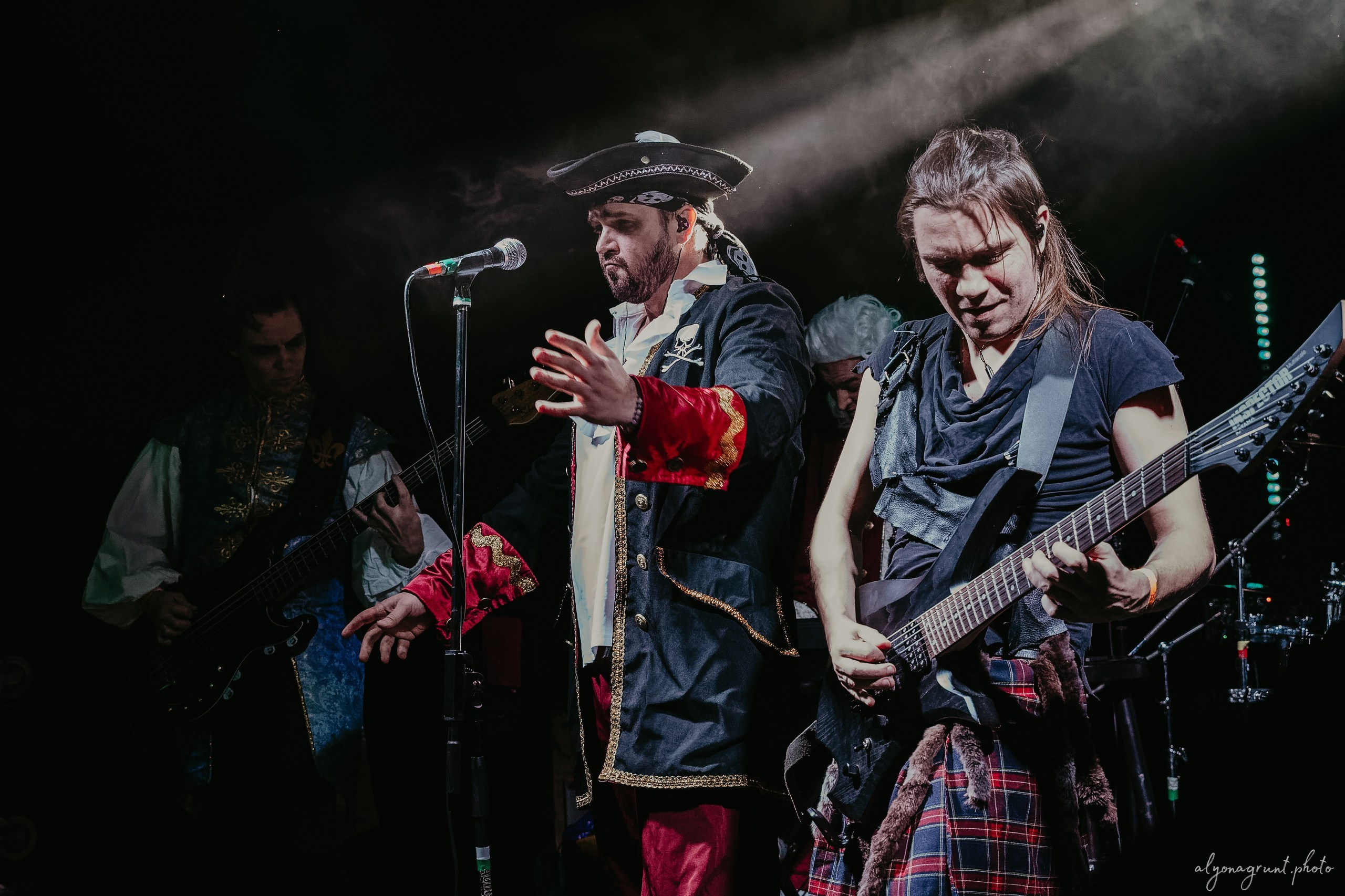 группа кровавый риф