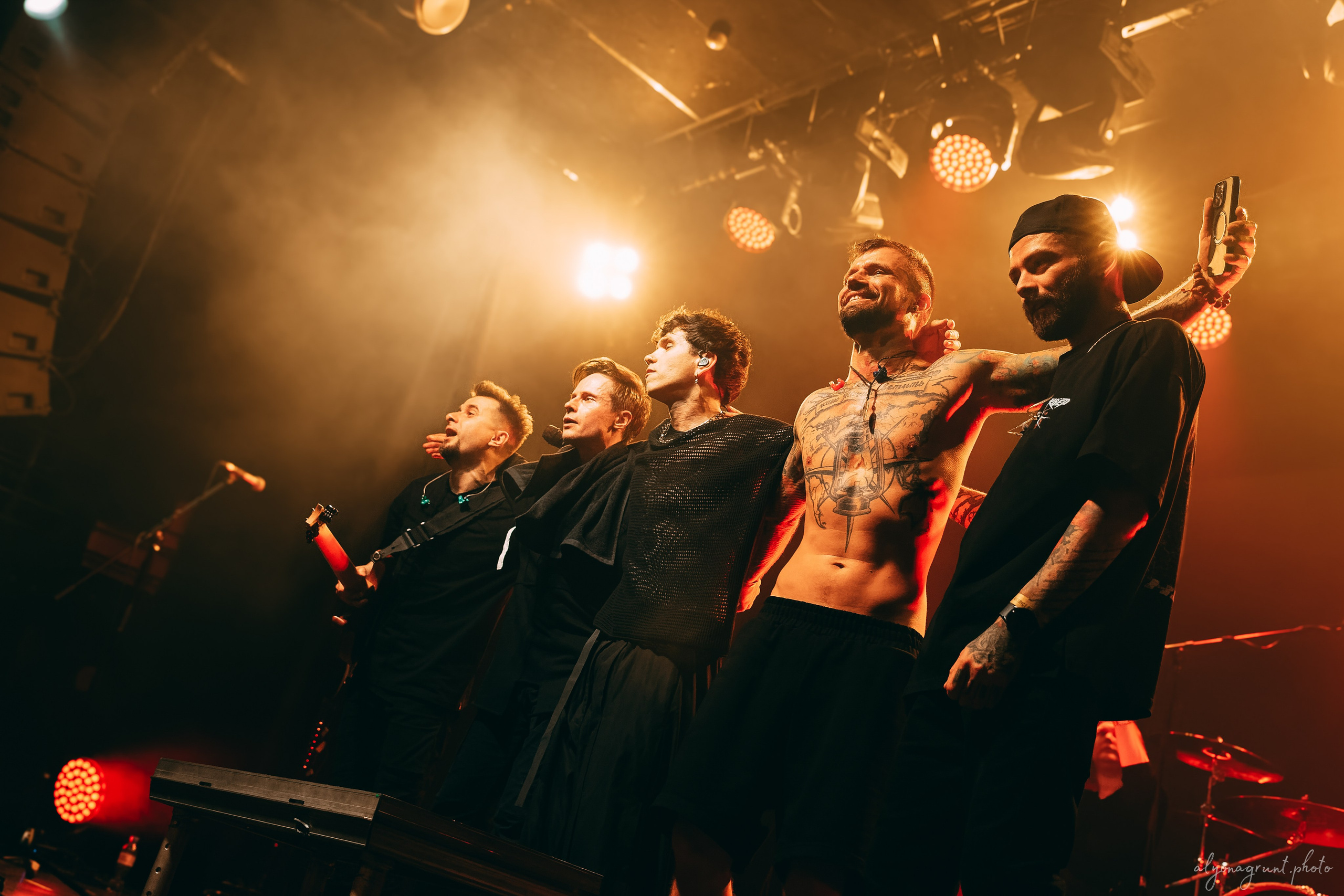 Таймсквер, фоторепортаж, СПБ, Космонавт, 14.11.2025. Алена Адрианова: фотограф в Санкт-Петербурге