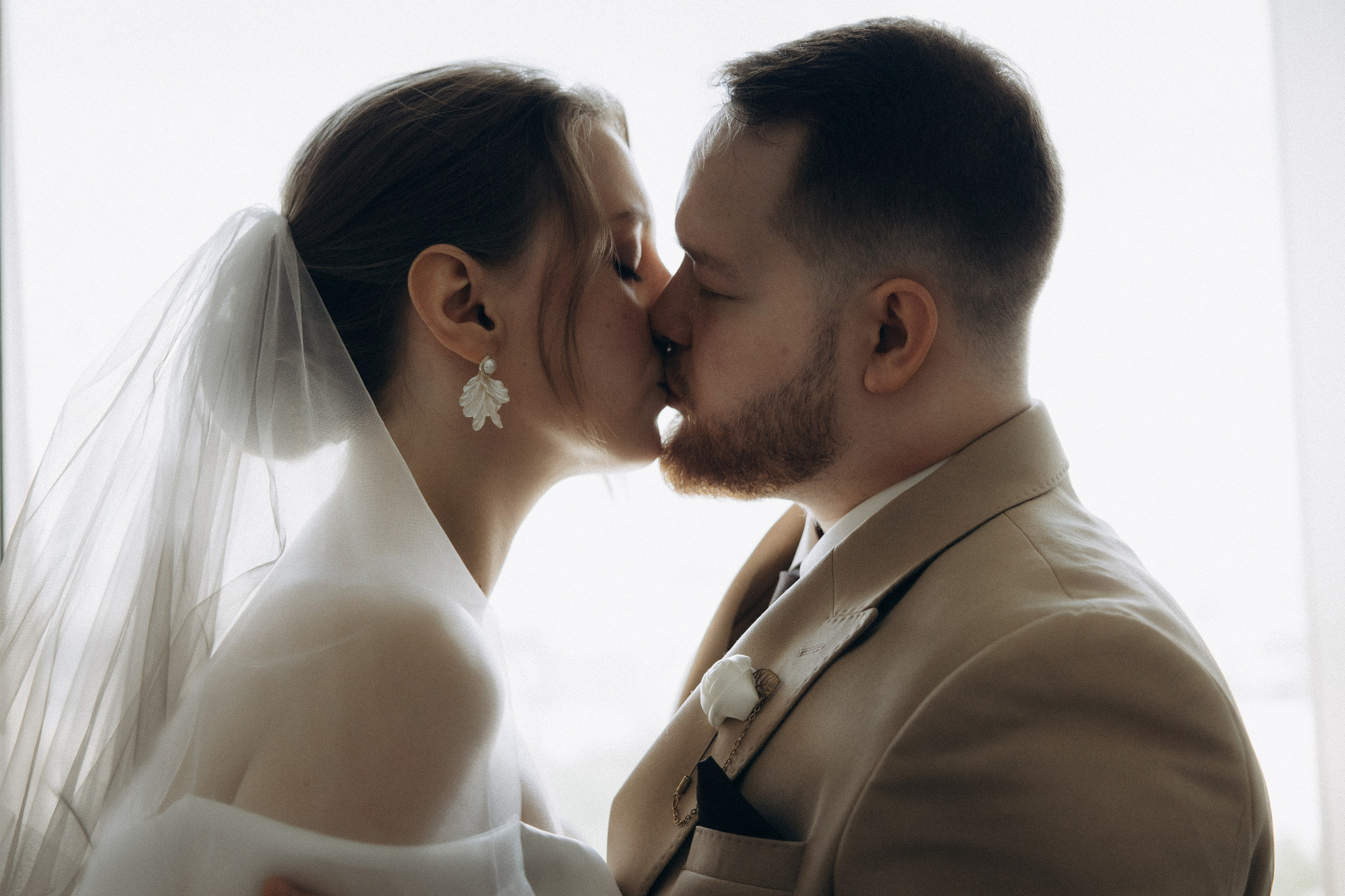 Утро невесты и свадебная фотосессия на теплоходе по Москве-реке