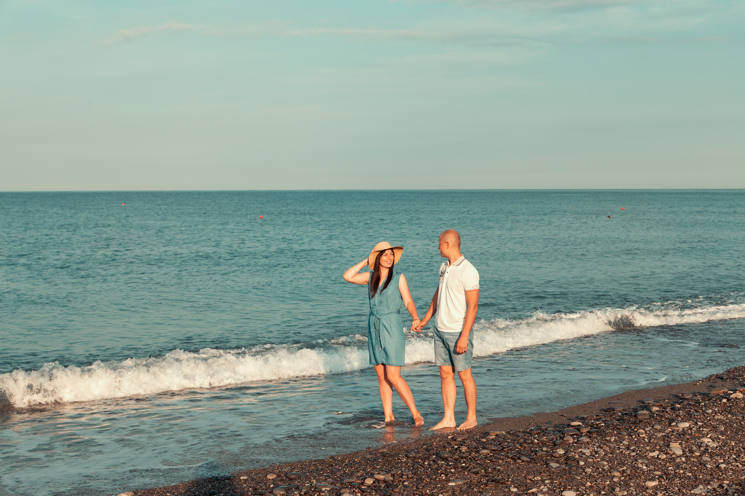 Завтрак у моря в Лоо на пляже «Горный Воздух». Семейный фотограф в Сочи, Лоо, Дагомысе, Вардане Кучумова Олеся