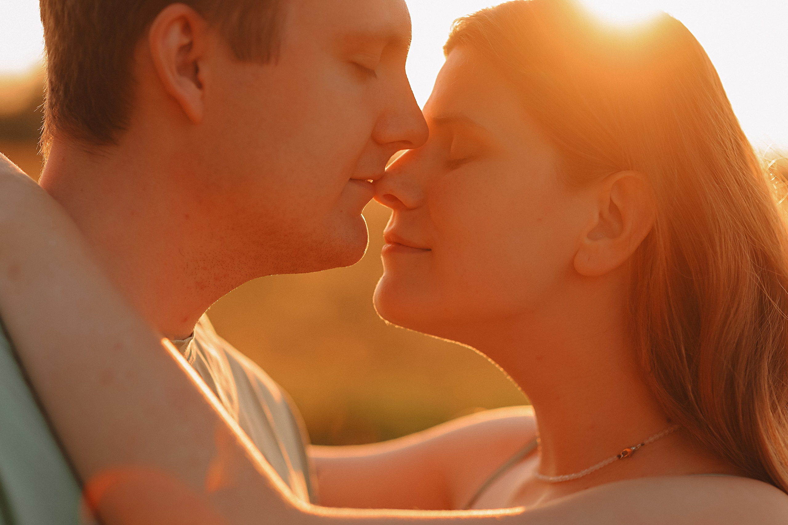 Закатное поле семейная. Семейный фотограф Тюмень, фотограф на роды Салмина Мария