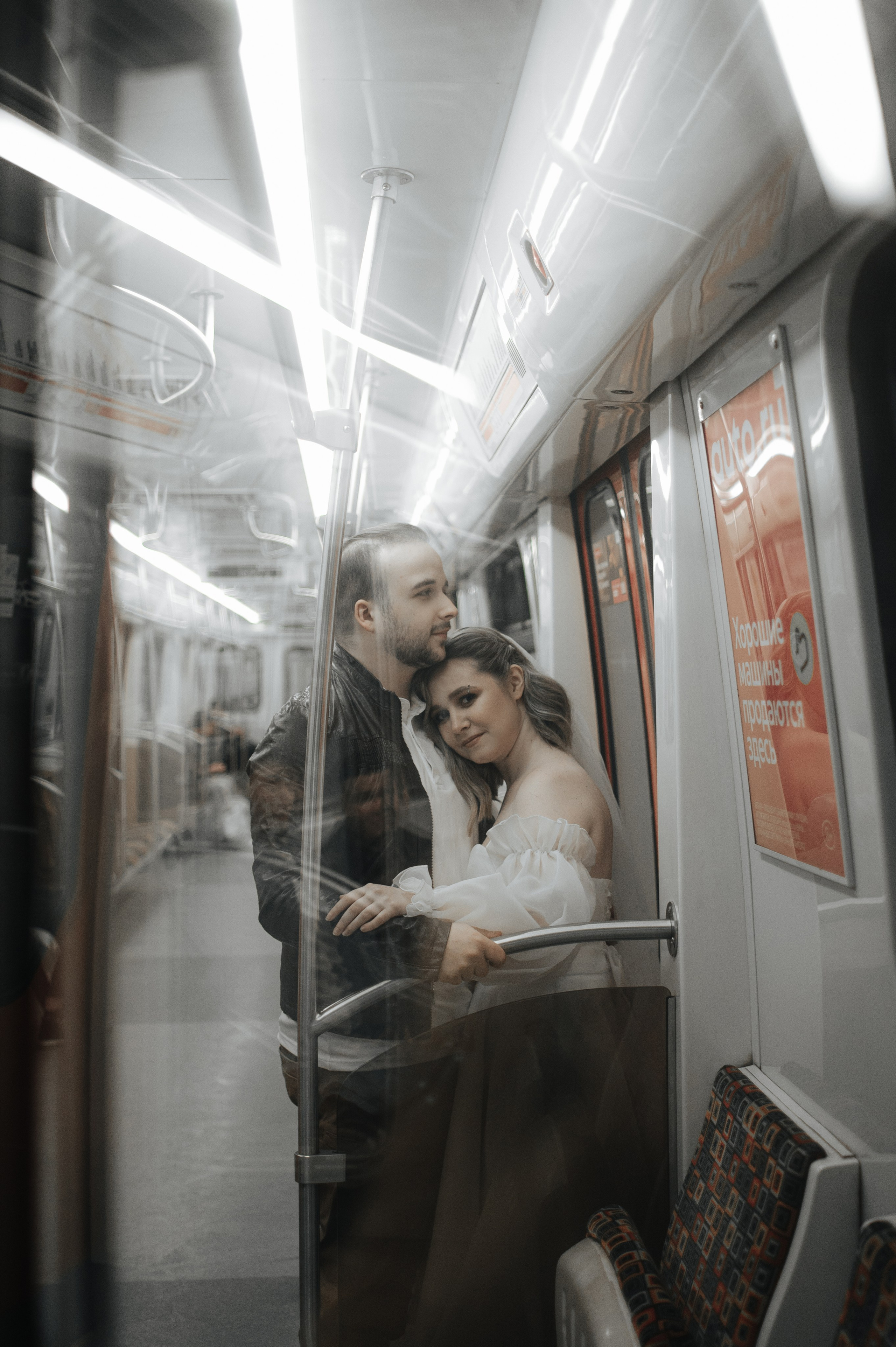 Свадебная в метро. Семейный и свадебный фотограф в Санкт-Петербурге Юлия Мельникова