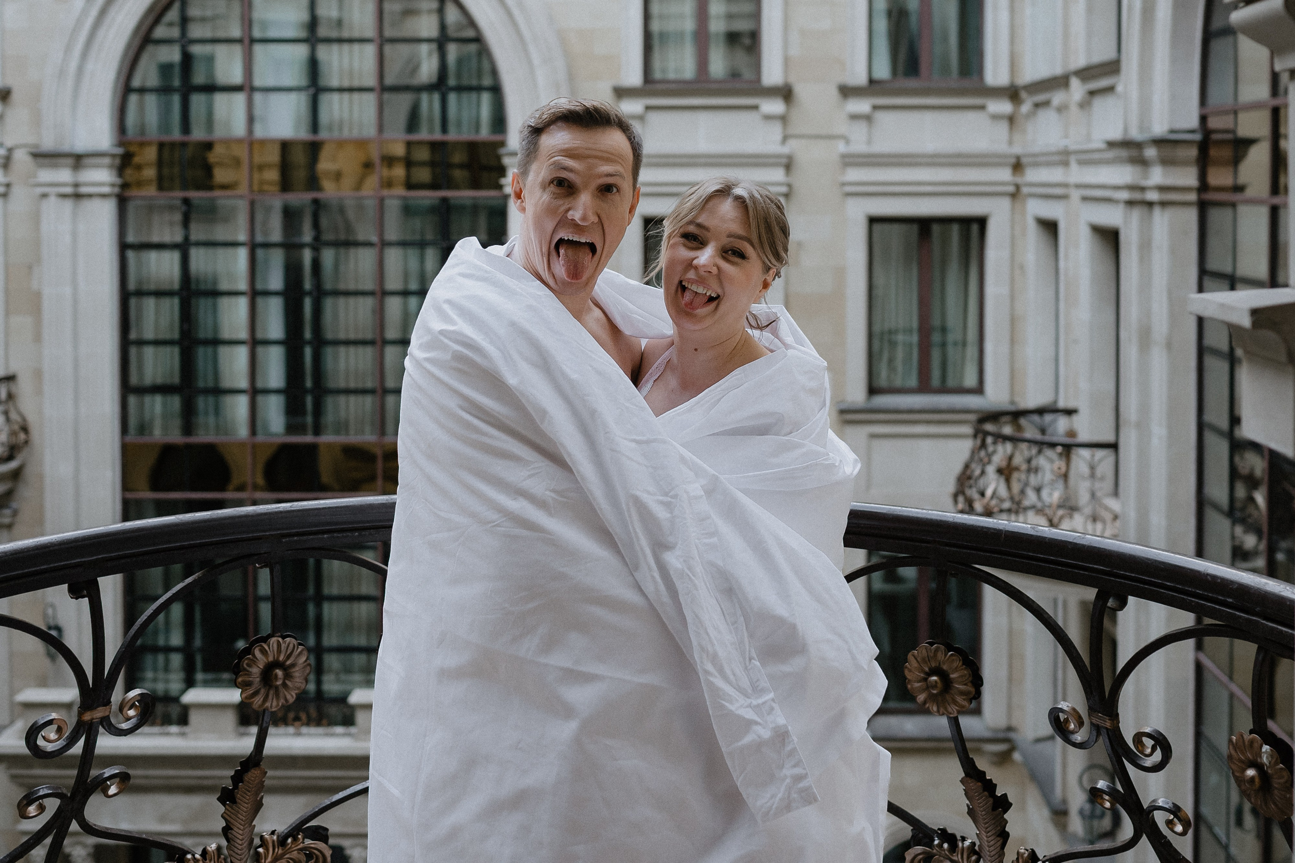 Свадебные сборы и фотосессия в отеле St. Regis. Свадебный фотограф Москва — Сергей и Татьяна