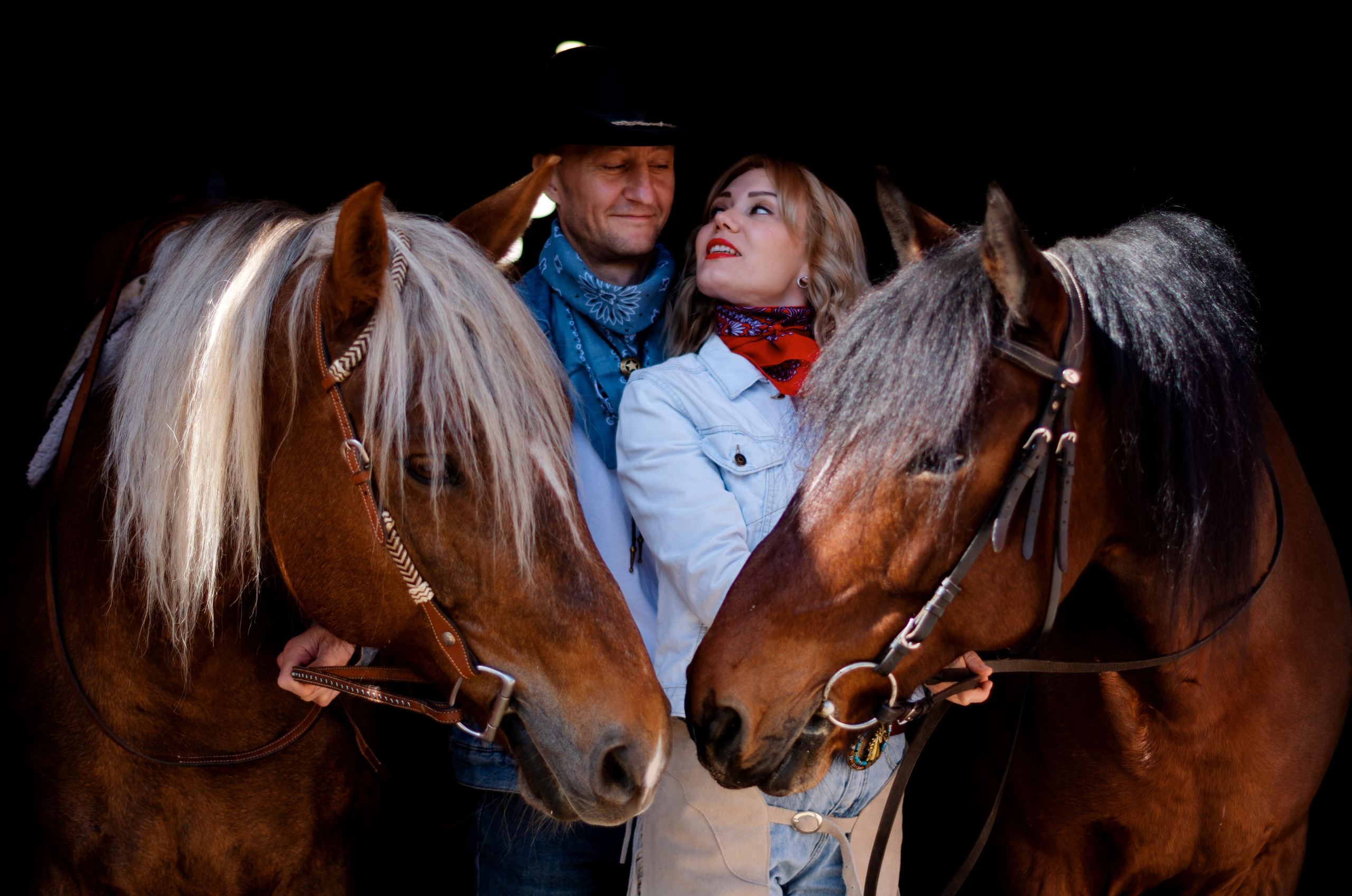 Western. Фотограф Марина Доглядная Челябинск фотосессии с лошадьми, мотоциклами