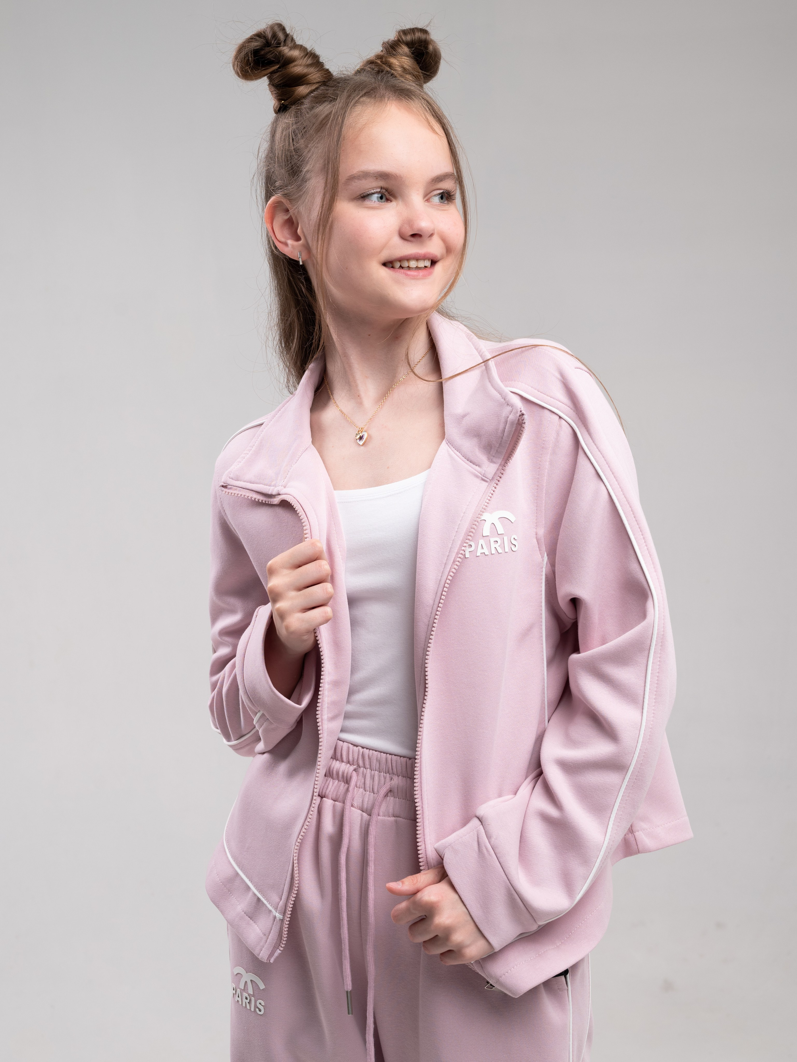 Костюмы для девочки. Предметный фотограф, фото для маркетплейсов Пятигорск, КМВ