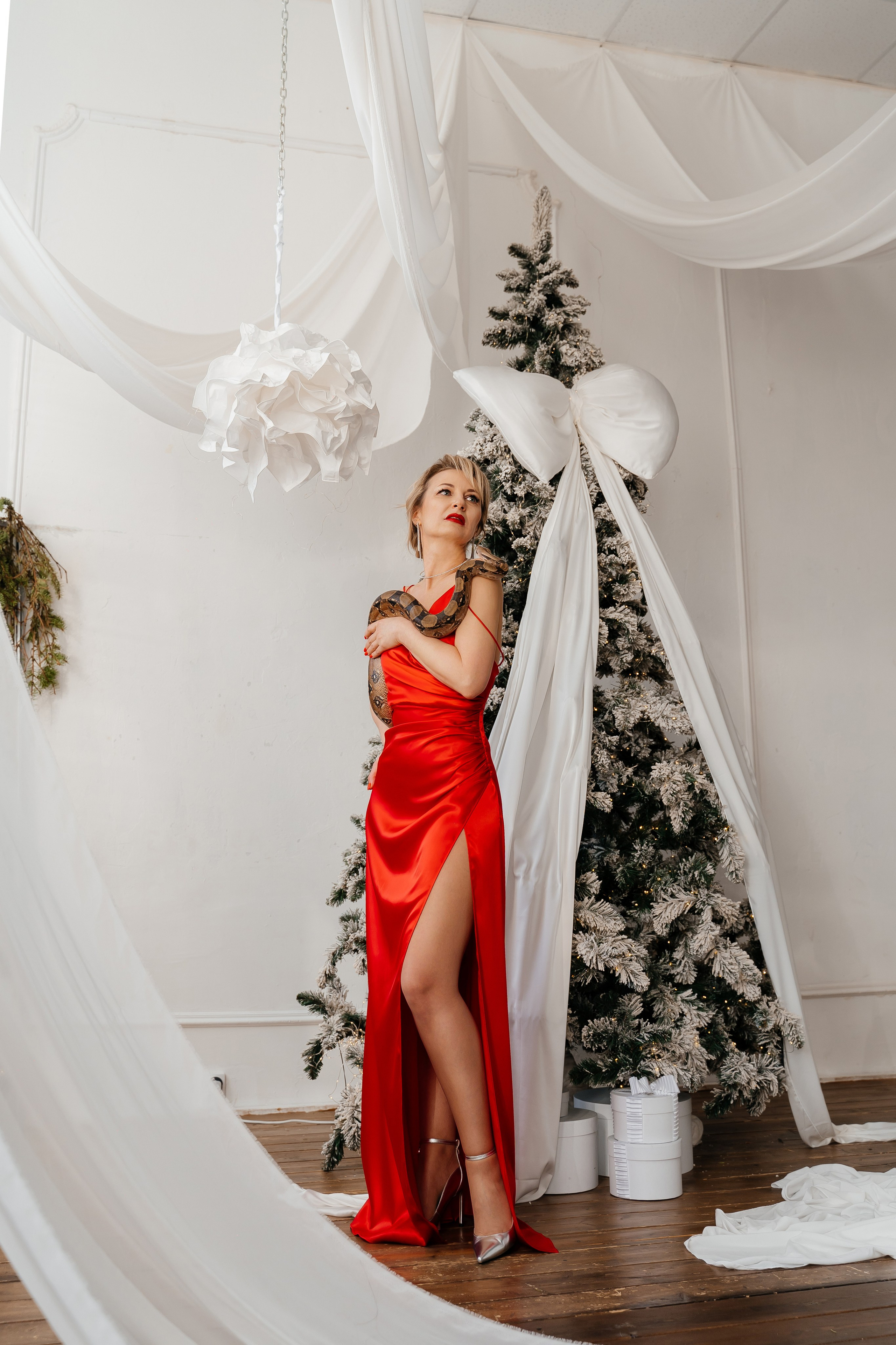 Виктория со змеей. Фотограф Ларионова Надежда|Ставрополь