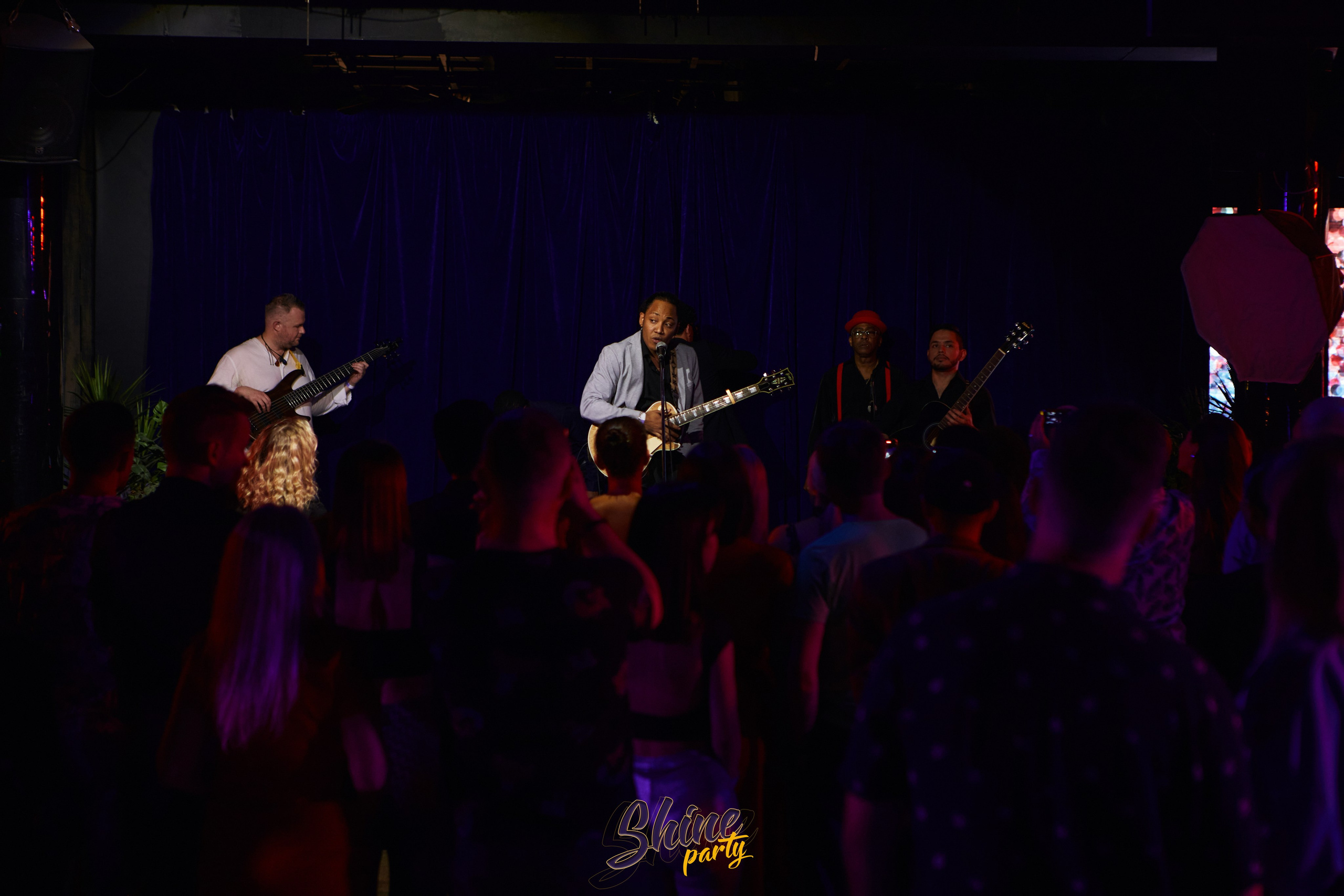 Shine party bachata. Свадебный фотограф