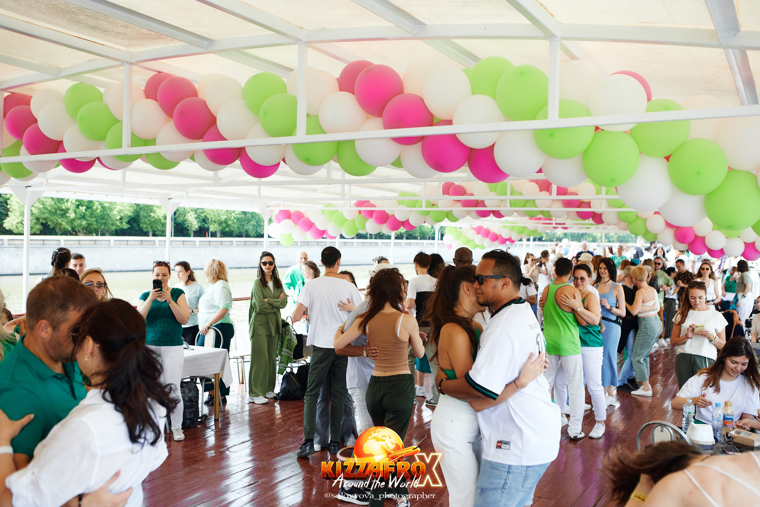 Boat party. Свадебный фотограф