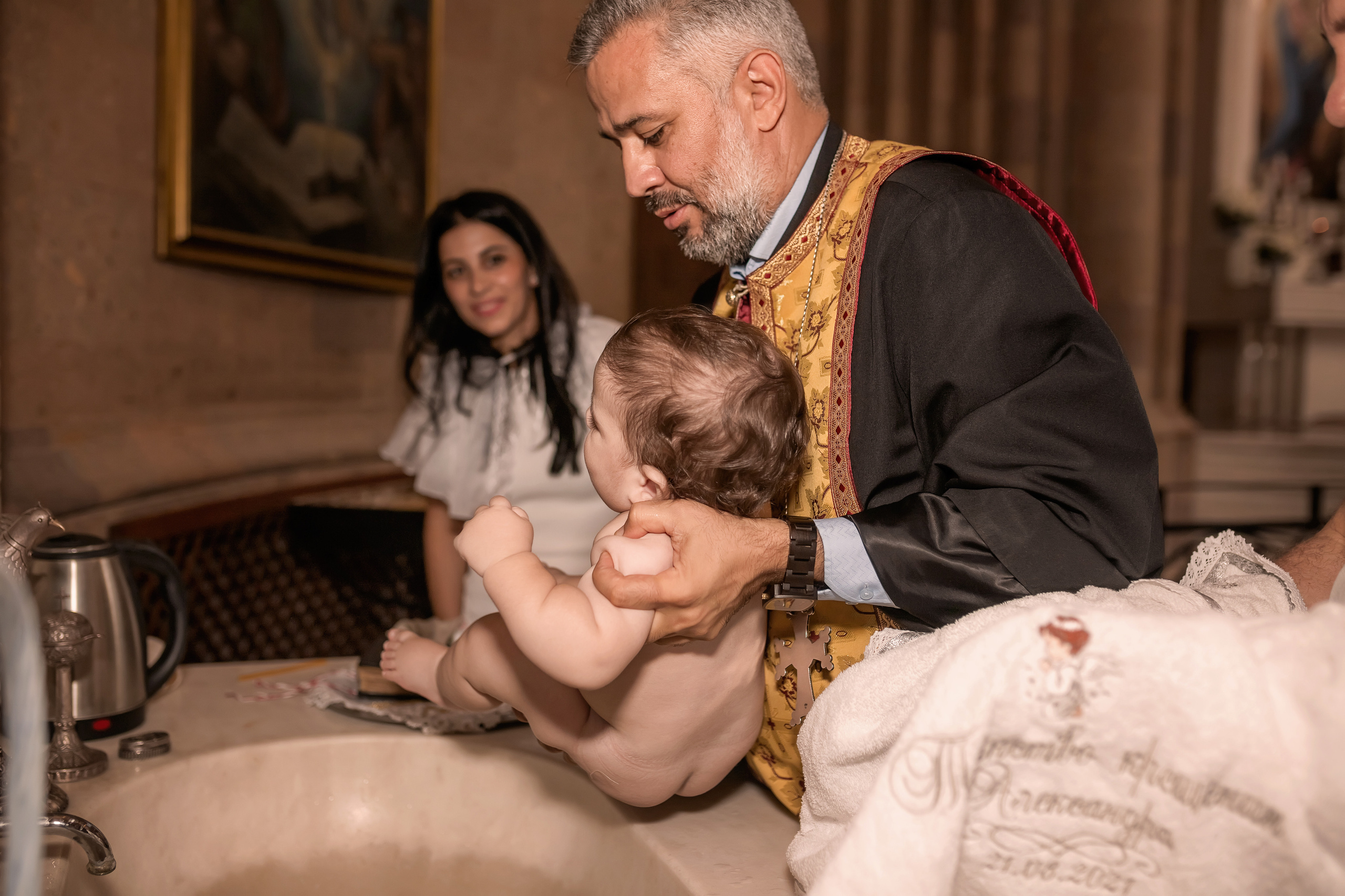 Крещение в Церкви Сурб Арутюн в городе Ростов-на-Дону. Олеся Семейская свадебный и семейный фотограф в Ростове-на-Дону
