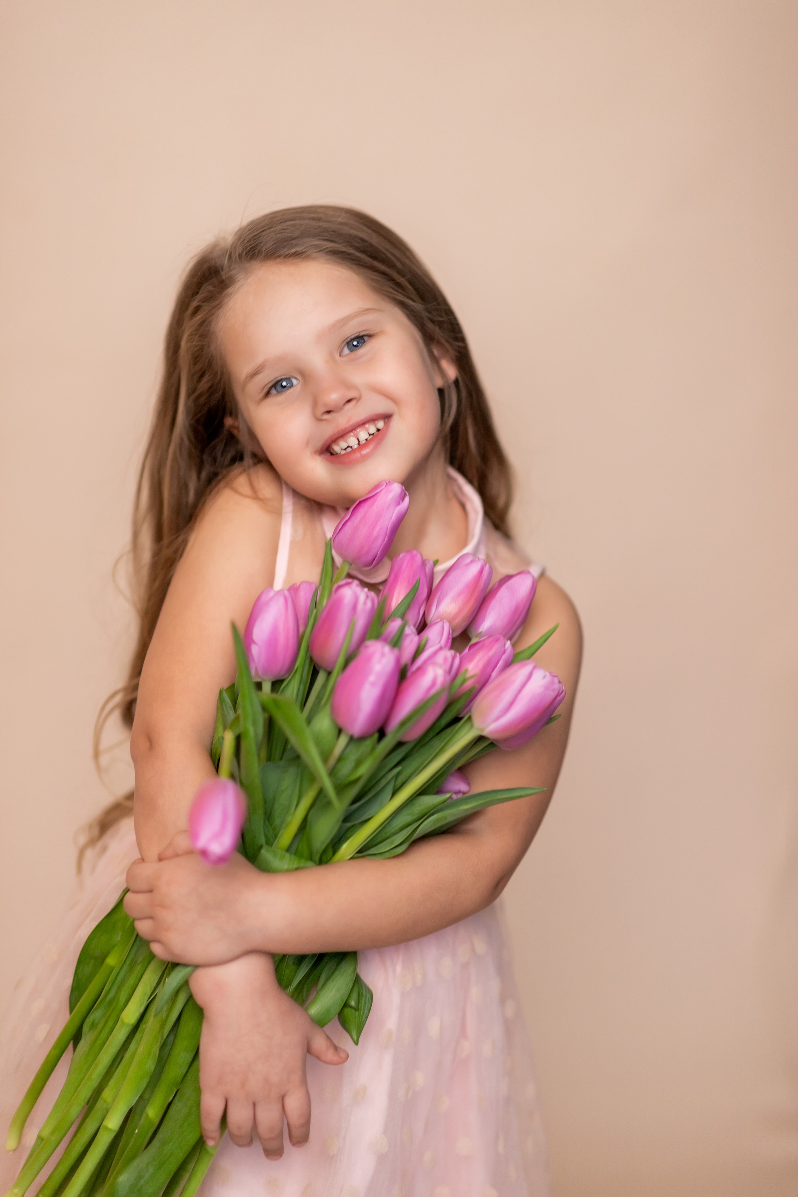 Весенняя фотосессия в студии. Олеся Семейская свадебный и семейный фотограф в Ростове-на-Дону