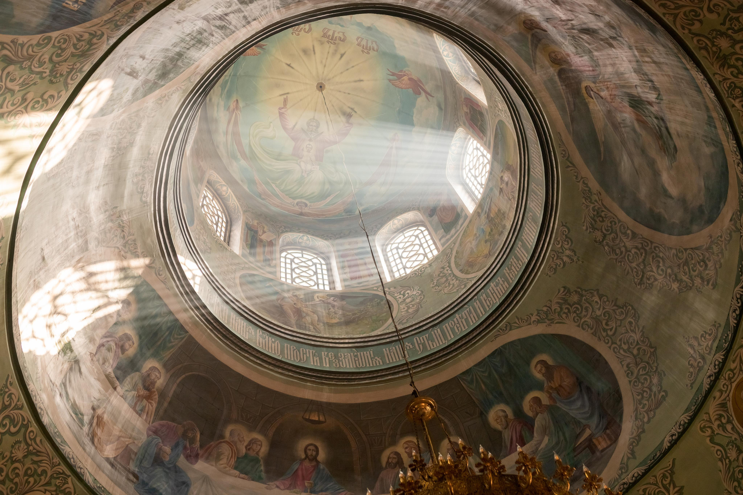 Крещение в Храме Преподобного Серафима Саровского в Ростове-на-Дону. Олеся Семейская свадебный и семейный фотограф в Ростове-на-Дону