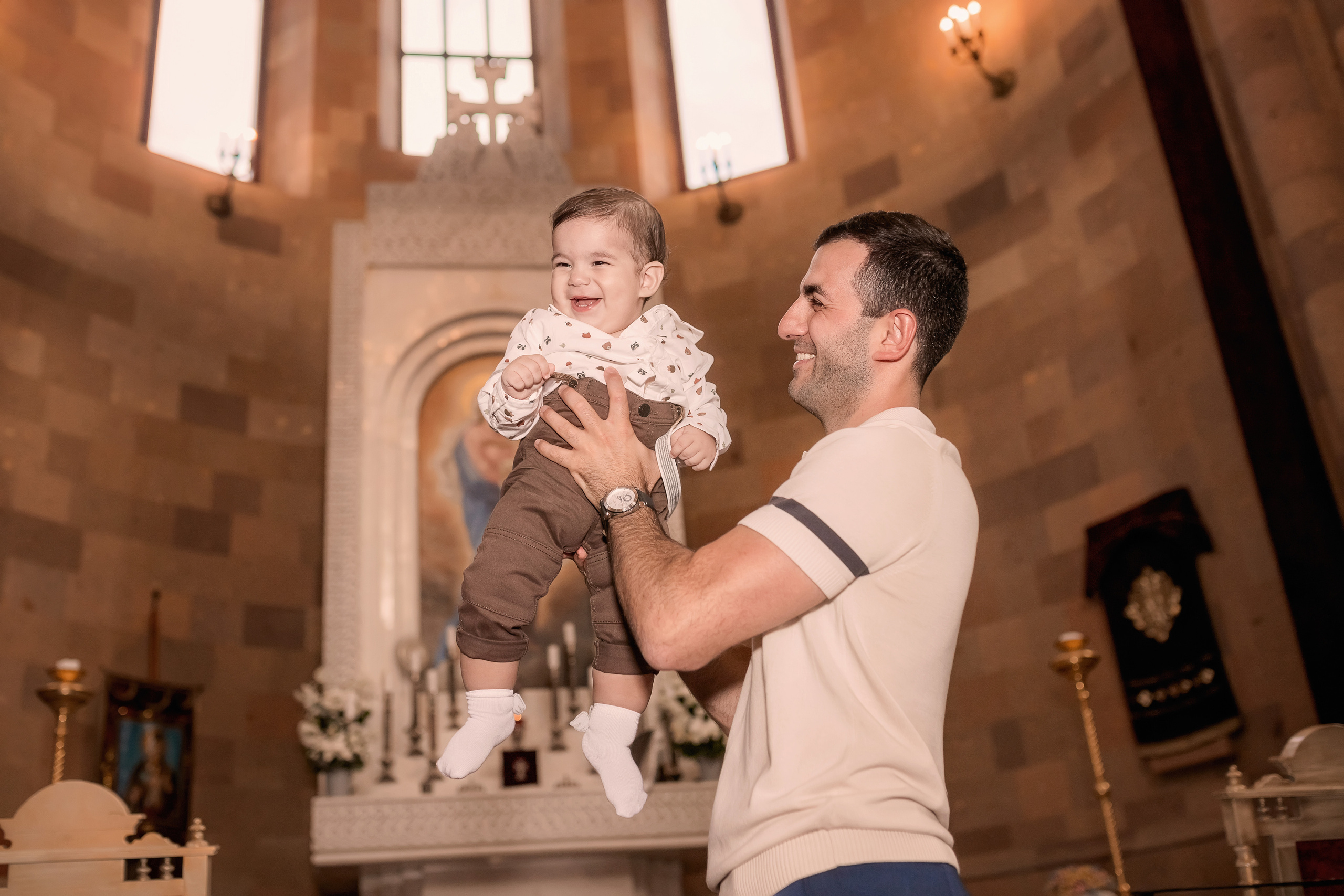 Крещение в Церкви Сурб Арутюн в городе Ростов-на-Дону. Олеся Семейская свадебный и семейный фотограф в Ростове-на-Дону