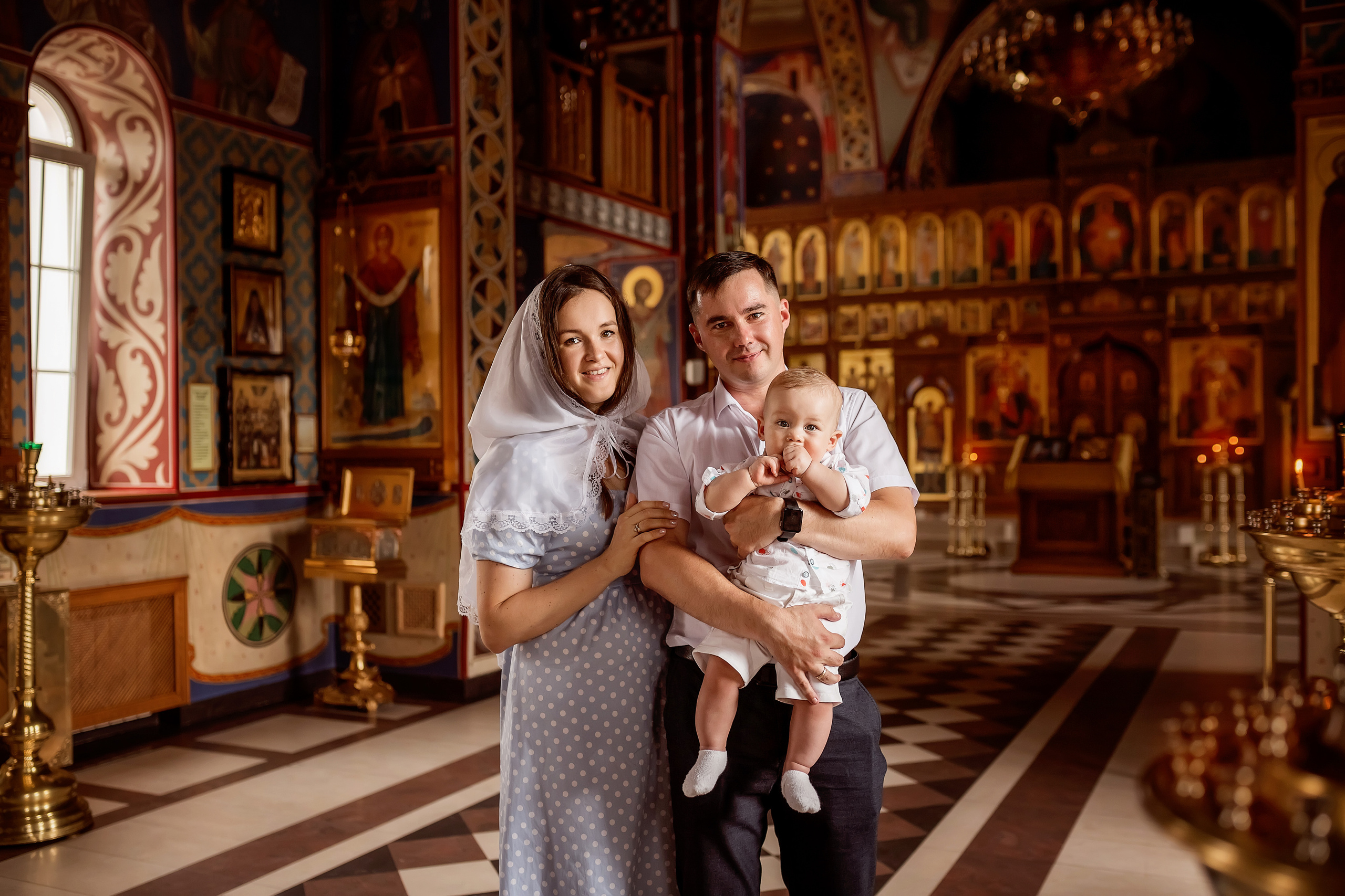 Крещение в Церкви Казанской иконы Божией Матери в Ростове-на-Дону. Олеся Семейская свадебный и семейный фотограф в Ростове-на-Дону