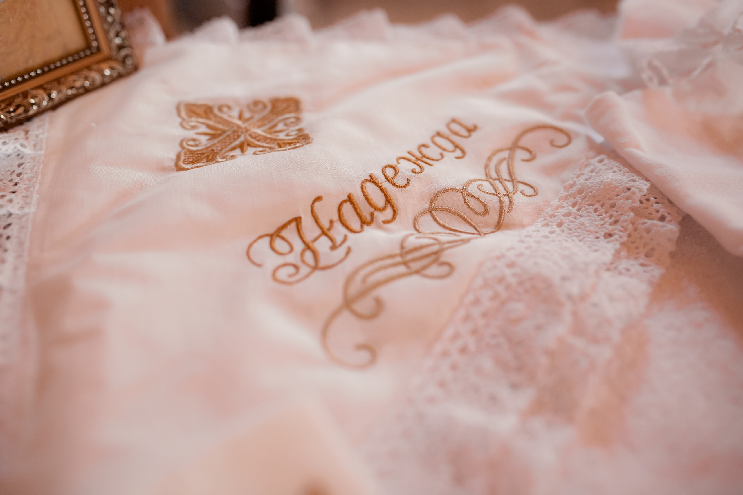 Крещение в Пантелеимоновском храме в городе Батайск. Олеся Семейская свадебный и семейный фотограф в Ростове-на-Дону