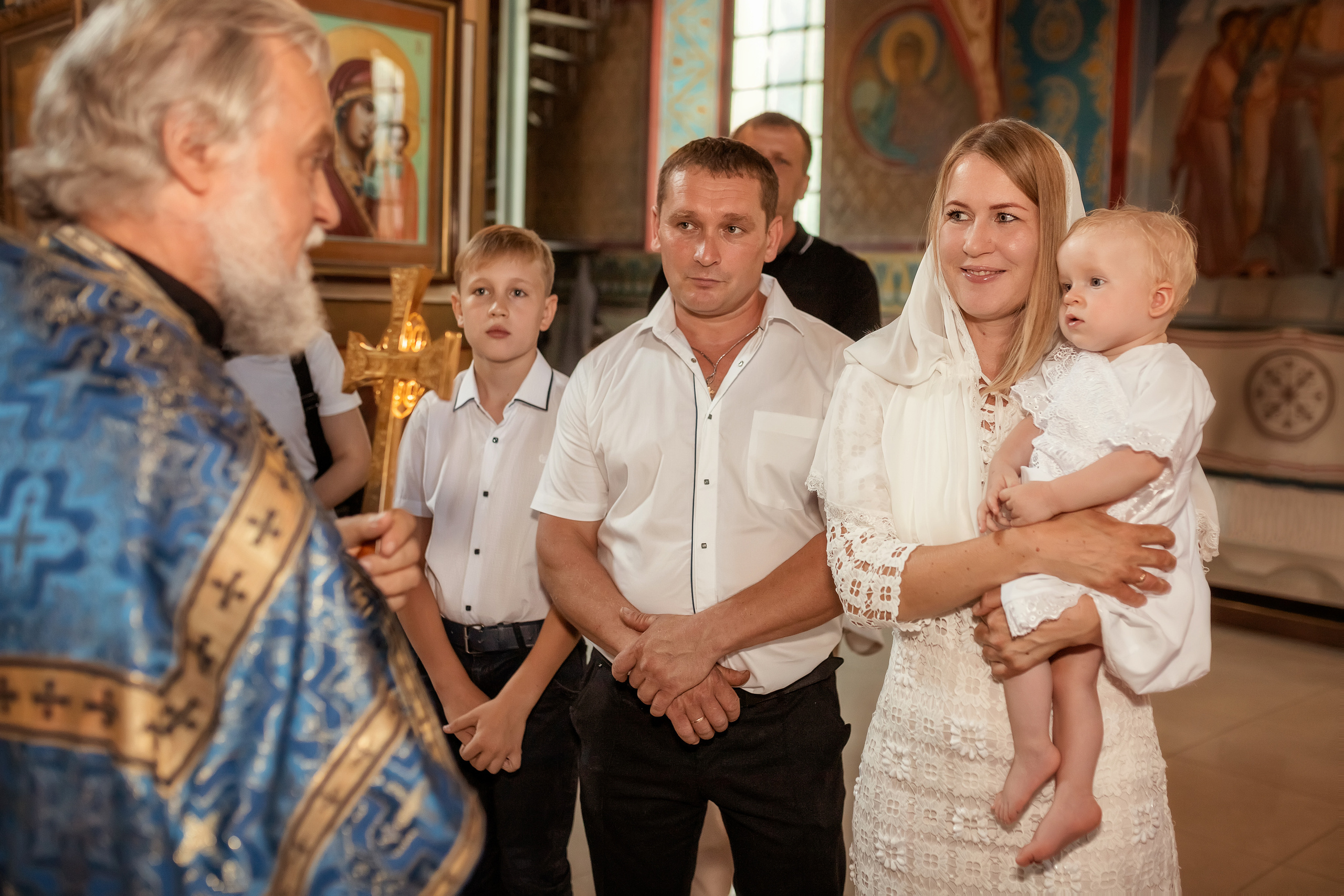 Крещение в Церкви Божией Матери Одигитрия Иерусалимская в Таганроге. Олеся Семейская свадебный и семейный фотограф в Ростове-на-Дону