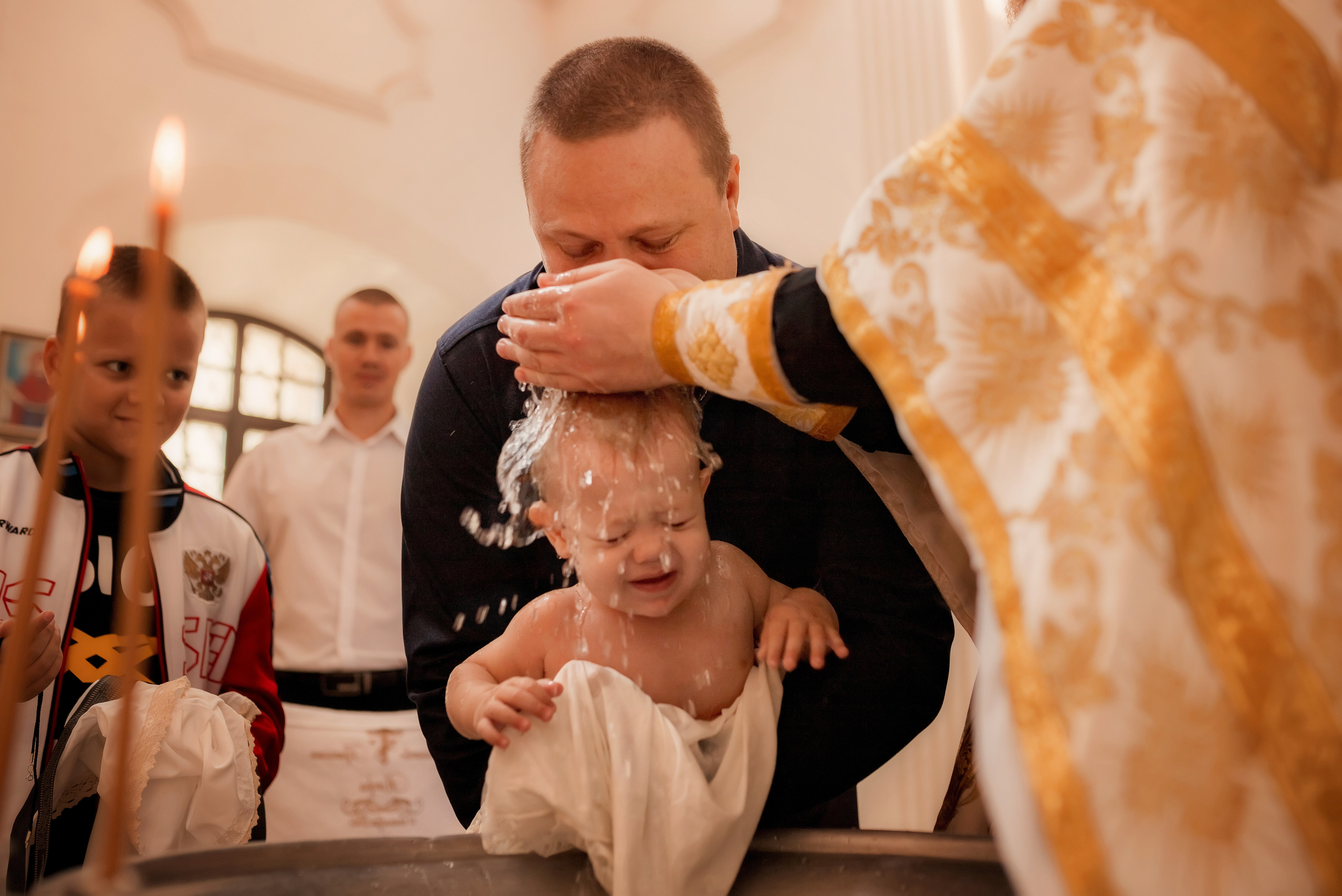 Крещение в Церкви святых Петра и Павла в Старочеркасске. Олеся Семейская свадебный и семейный фотограф в Ростове-на-Дону