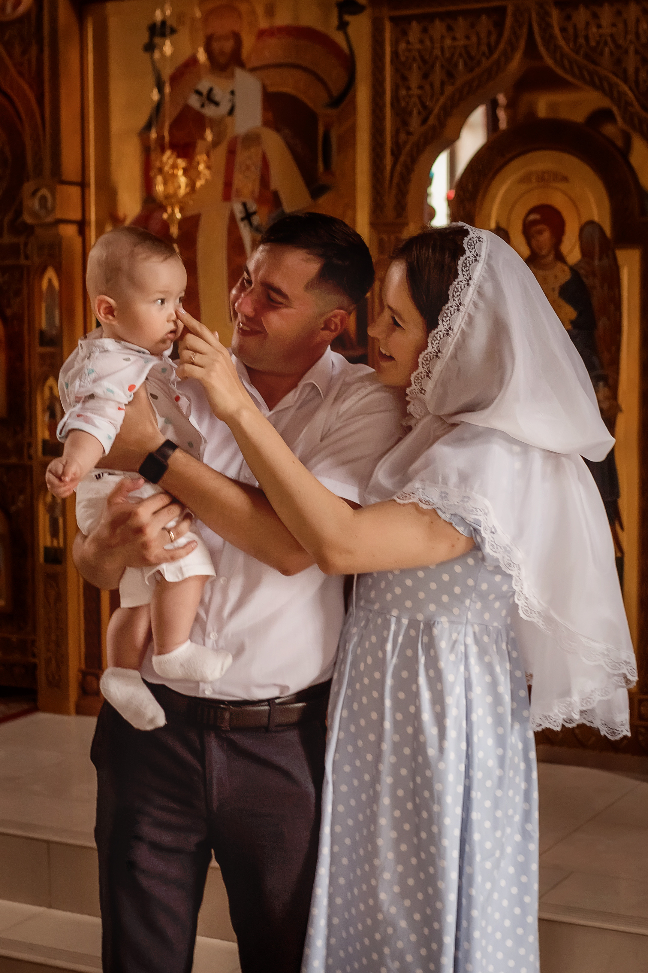 Крещение в Церкви Казанской иконы Божией Матери в Ростове-на-Дону. Олеся Семейская свадебный и семейный фотограф в Ростове-на-Дону