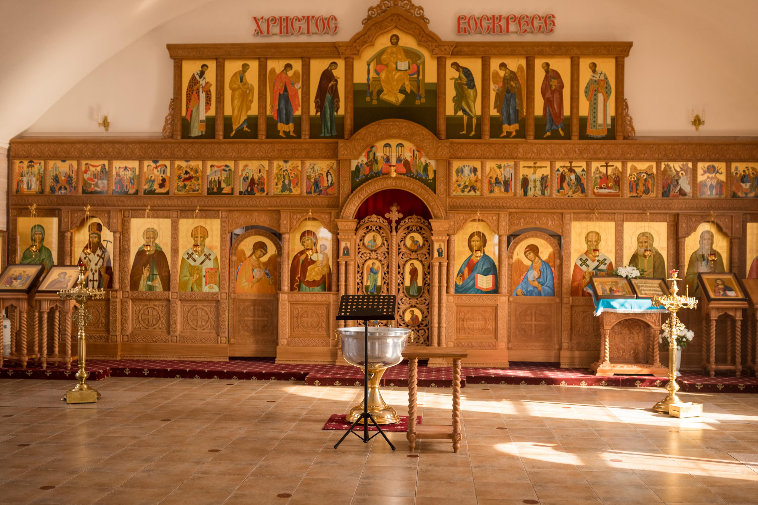 Крещение в Церкви Ватопедской иконы Божией Матери Отрада и Утешение. Олеся Семейская свадебный и семейный фотограф в Ростове-на-Дону