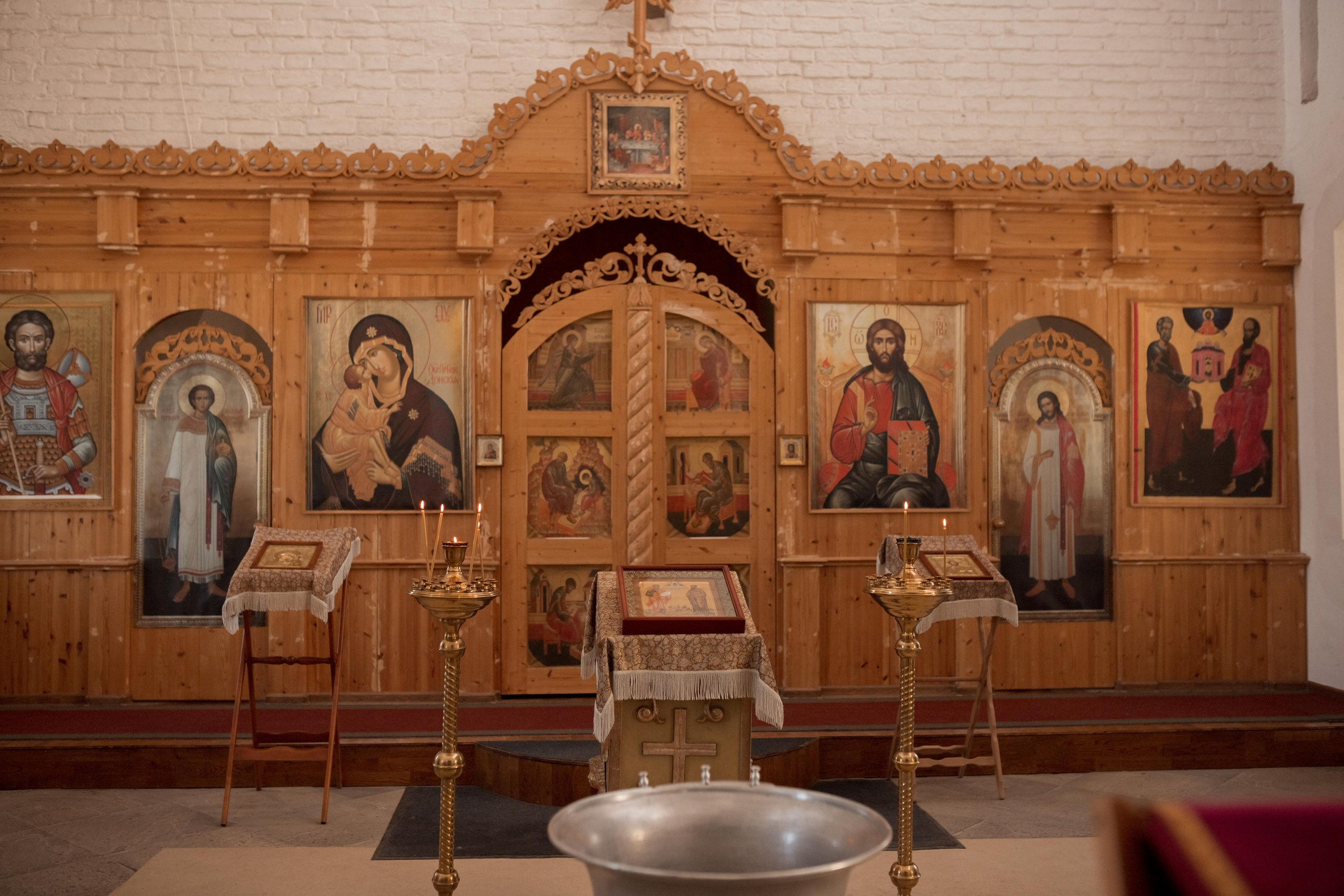 Крещение в Церкви святых Петра и Павла в Старочеркасске. Олеся Семейская свадебный и семейный фотограф в Ростове-на-Дону