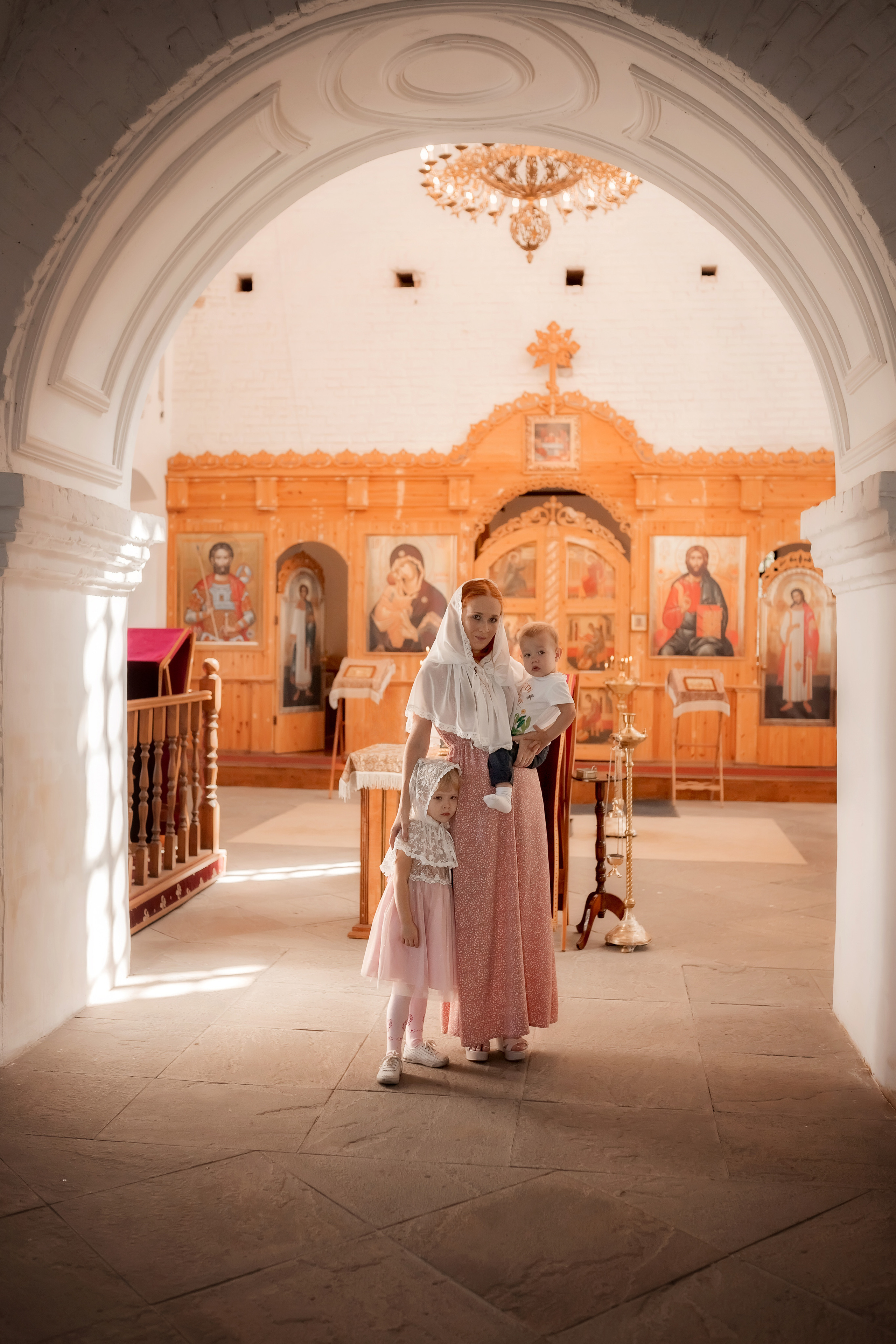 Крещение в Церкви святых Петра и Павла в Старочеркасске. Олеся Семейская свадебный и семейный фотограф в Ростове-на-Дону