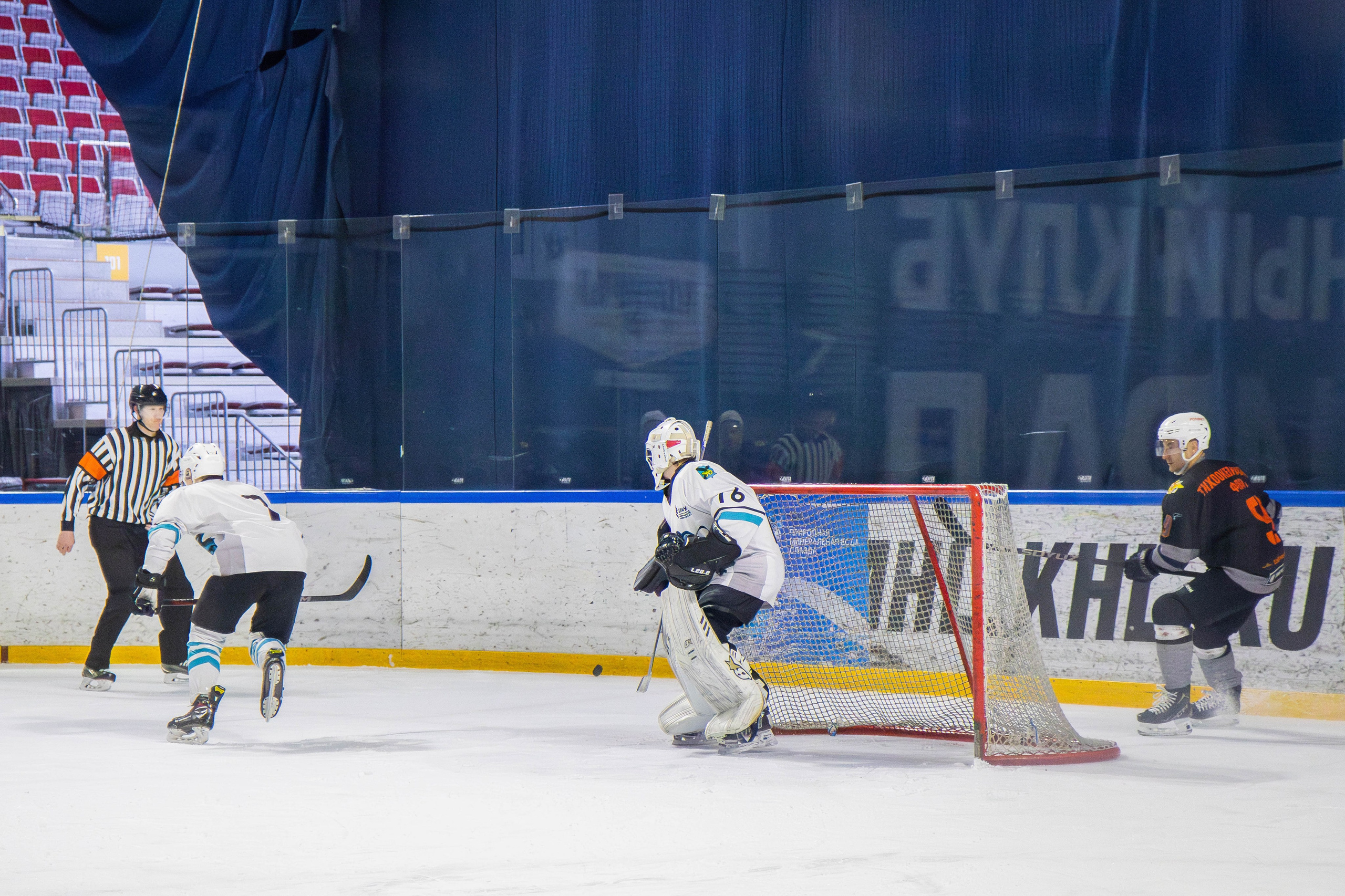 Матч сборной по хоккею ДВФУ. Репортажный фотограф во Владивостоке Анастасия Кострова