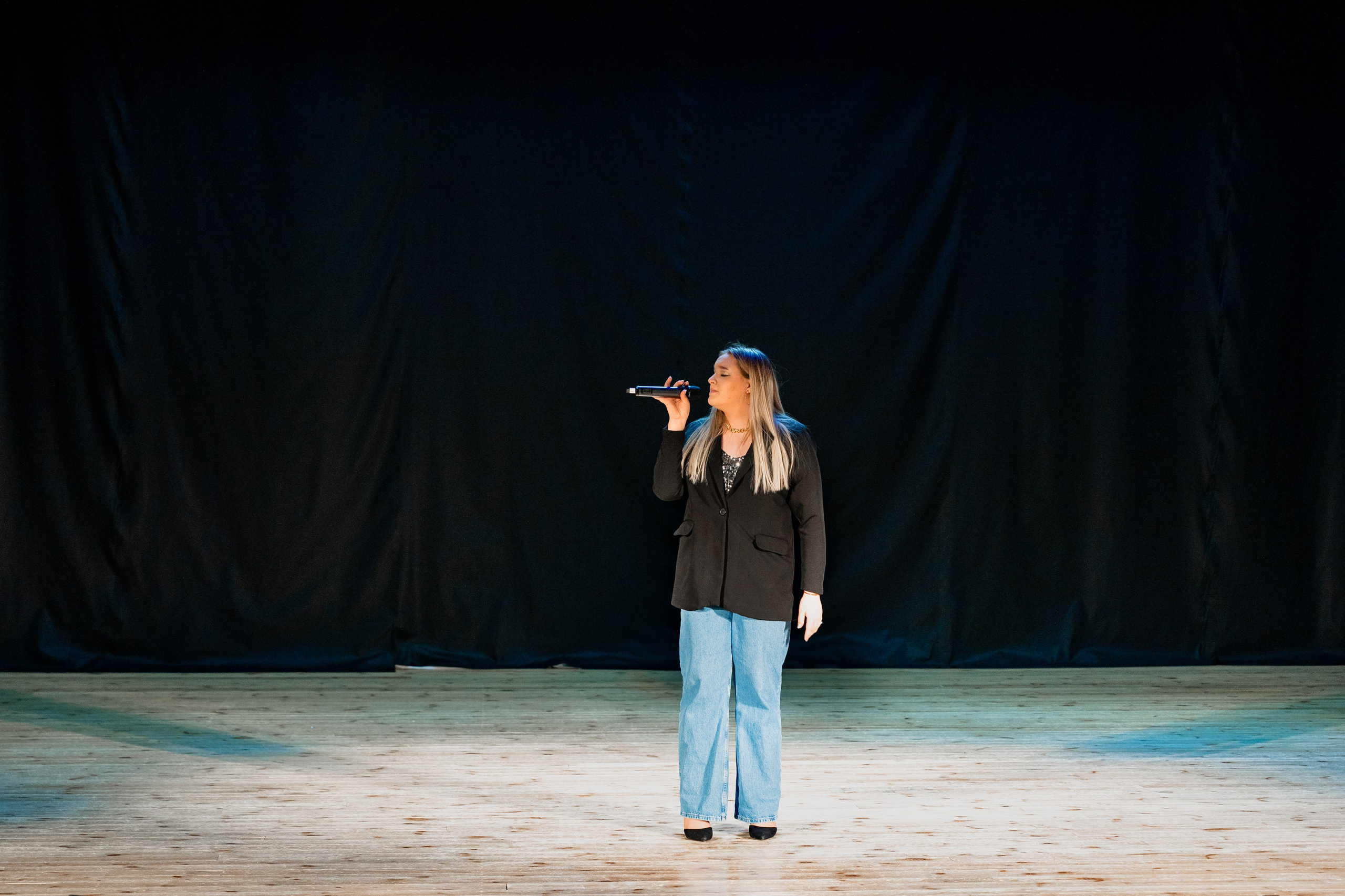 Концерт ДК Буривестник. Фотограф Никита Комаров