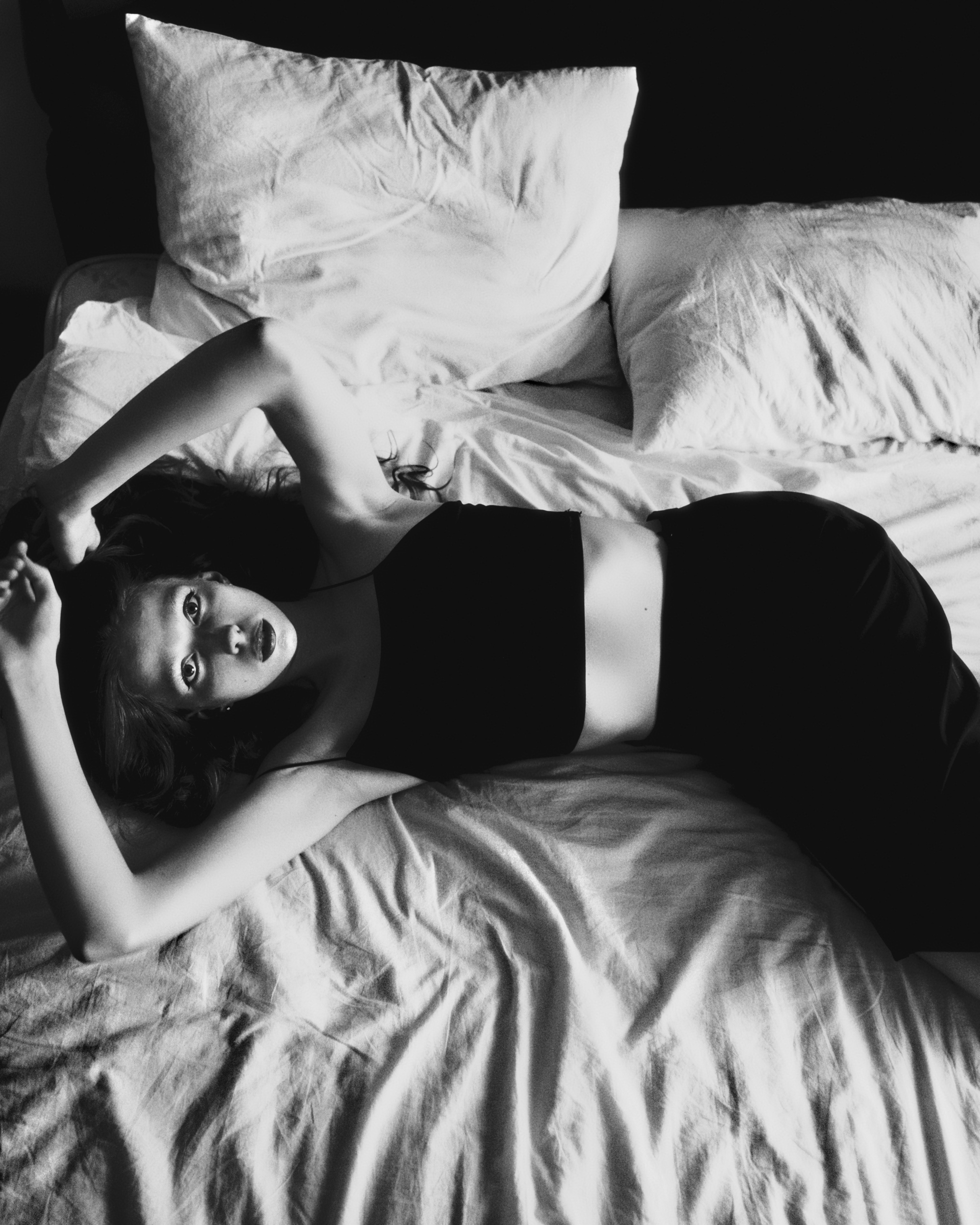 Портретный фотограф и видеограф в Москве Кошеренкова Екатерина. Черно белая-съёмка. Минимализм