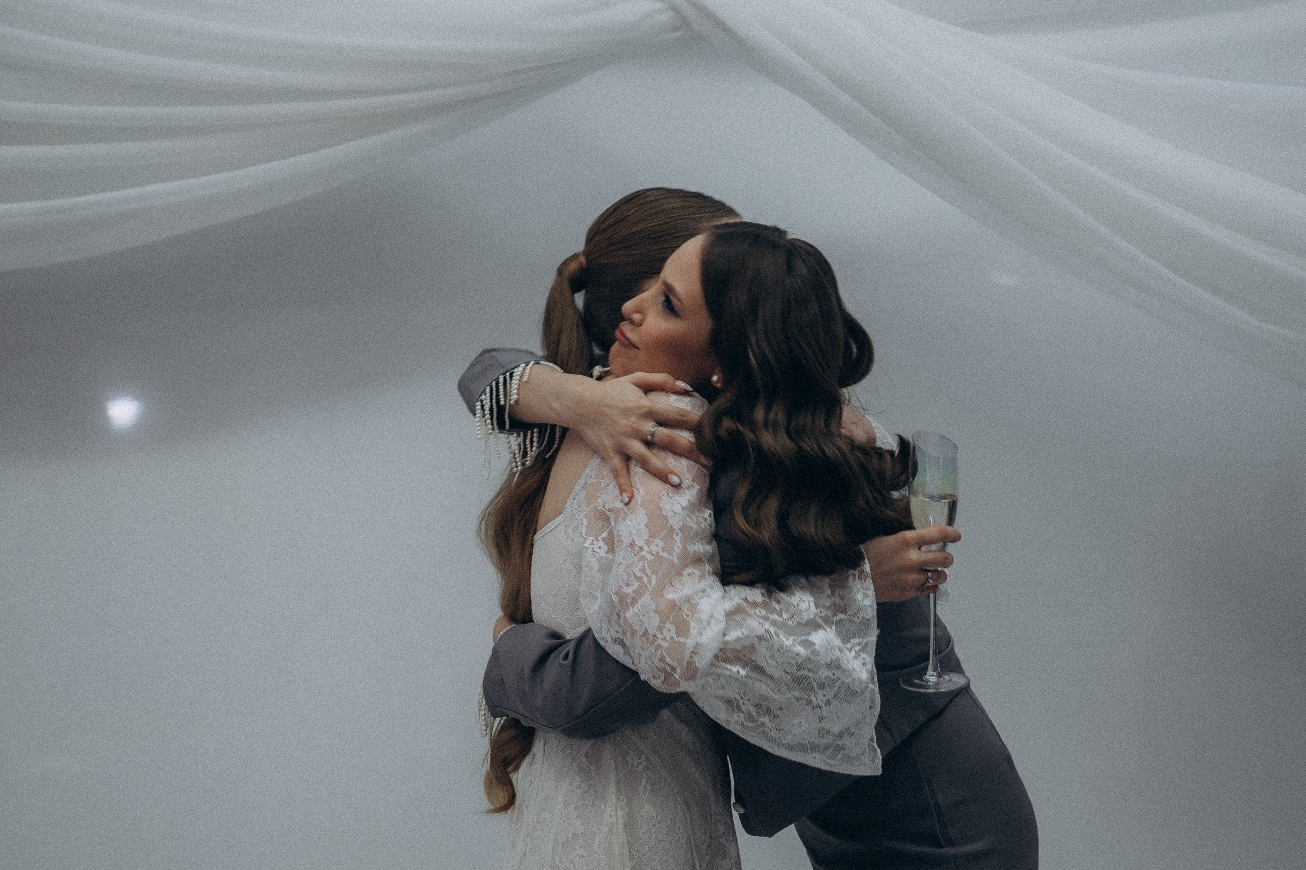 СВАДЕБНАЯ СЬЕМКА СБОРОВ В ОТЕЛЕ И ВЫЕЗД НА ЦЕРЕМОНИЮ (СНЯТО В СИБИРЕ В НИЖНЕВАРТОВСКЕ). Профессиональный фотограф, Санкт-Петербург — Виктория Богомолова