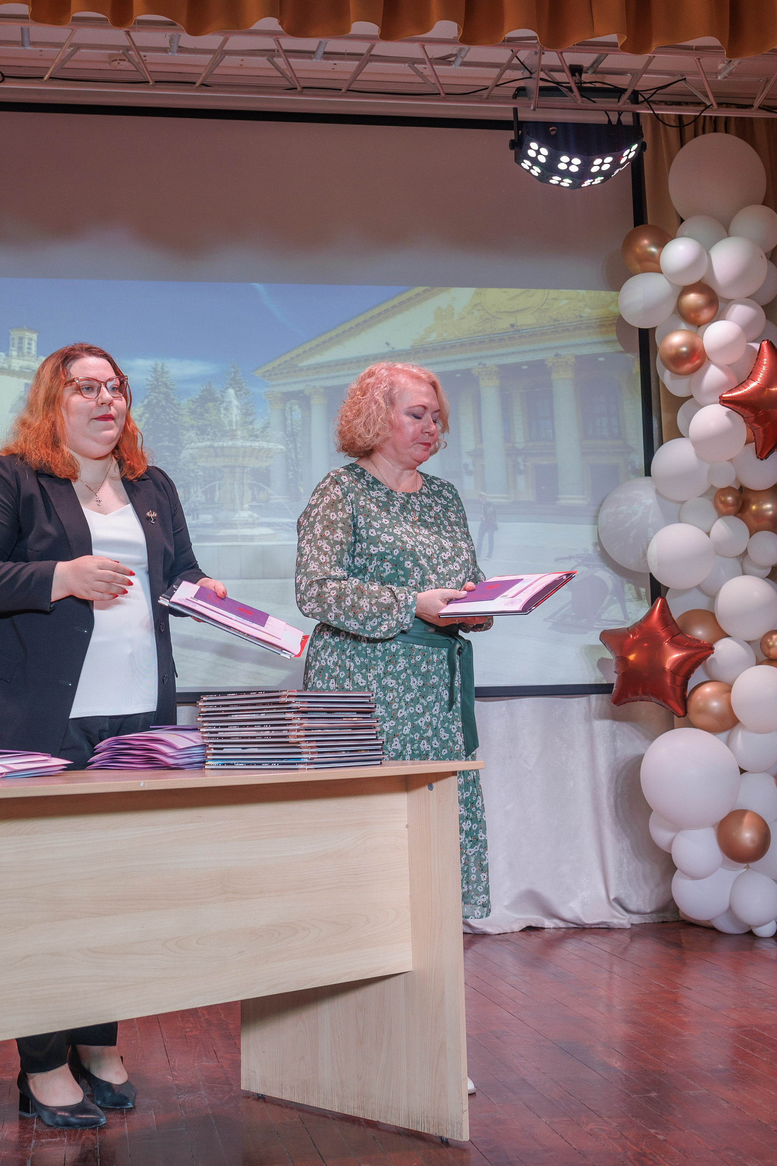 Вручение аттестатов. Свадебный и семейный фотограф в Новосибирске Ирина Дорошкова