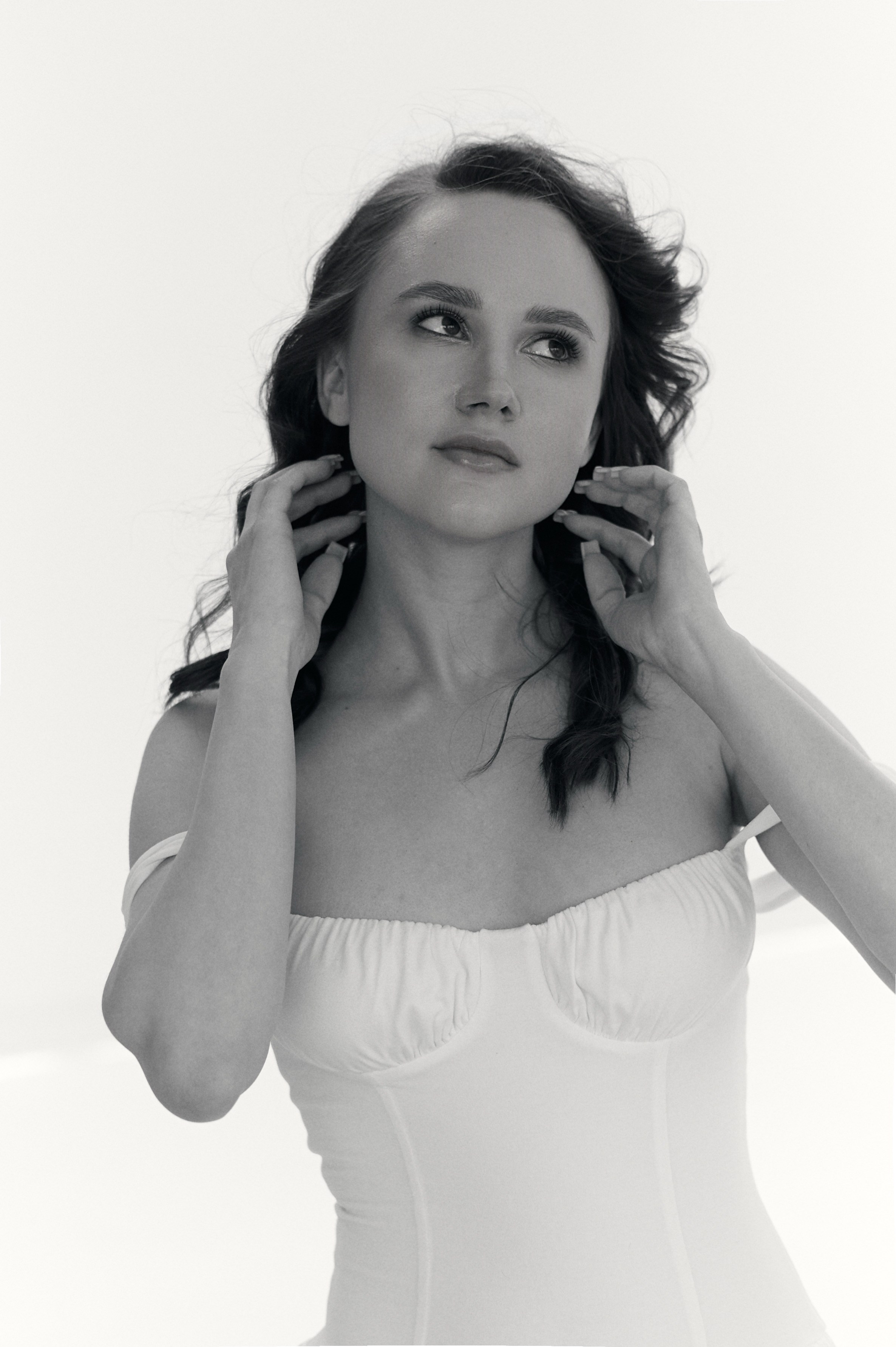 Индивидуальная женская фотосессия с искусственным светом