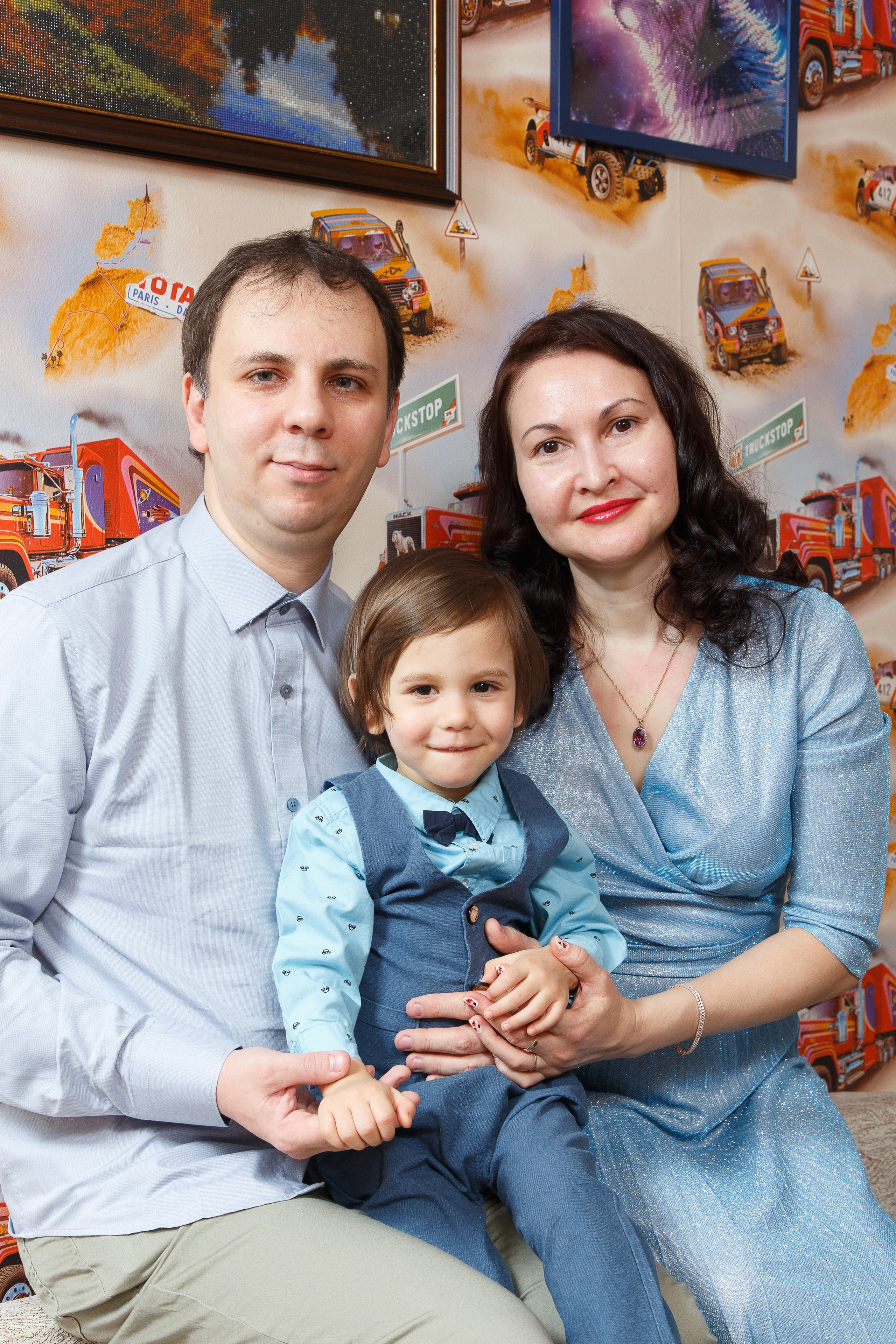 Юля Сергей Настя Олег и Серёжка ч.2. Школьные выпускные альбомы в Москве Марина Николаева