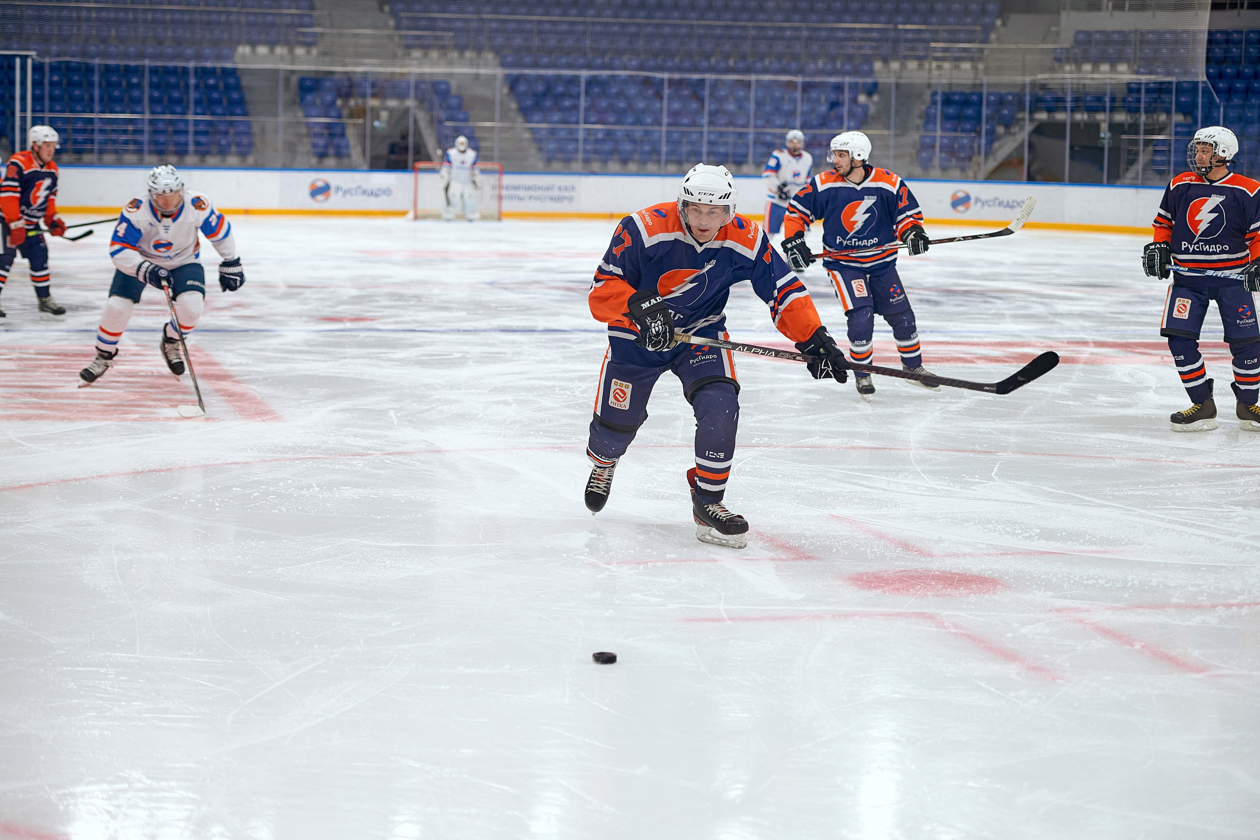 Портфолио репортажной фотосъёмки: Кристалл арена — Хоккей — РусГидро. Фотограф Яковлев Роман — Красноярск