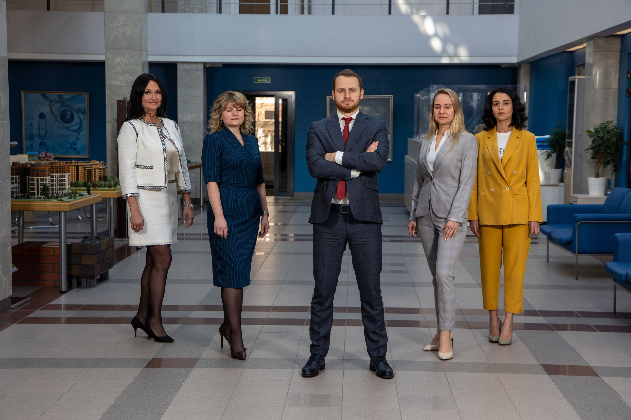 СТРОИТЕЛЬНЫЙ ТРЕСТ