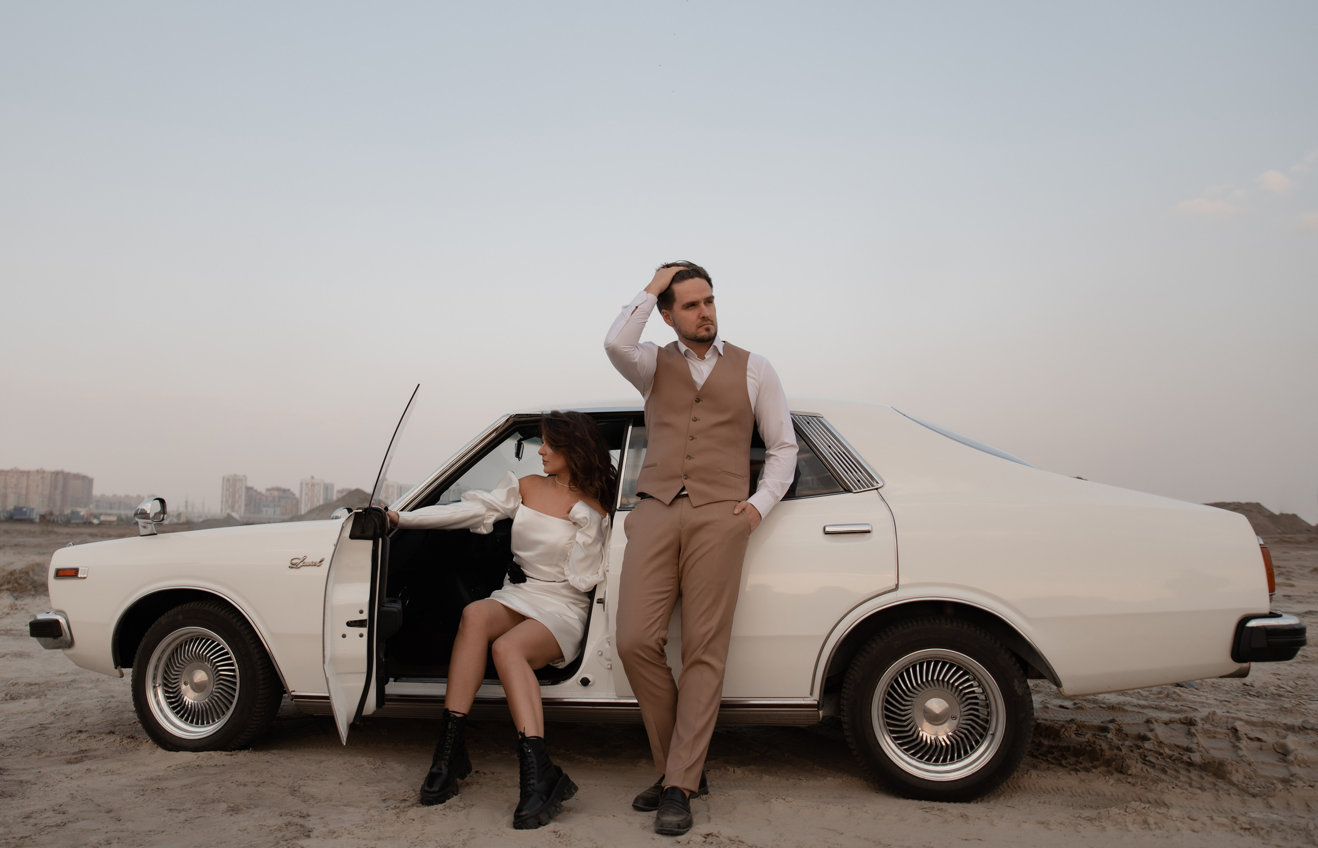 Алена и Женя, съемка с ретро машиной (съемка в рамках моего Воркшопа). Свадебный фотограф Тюмень Анастасия Битная