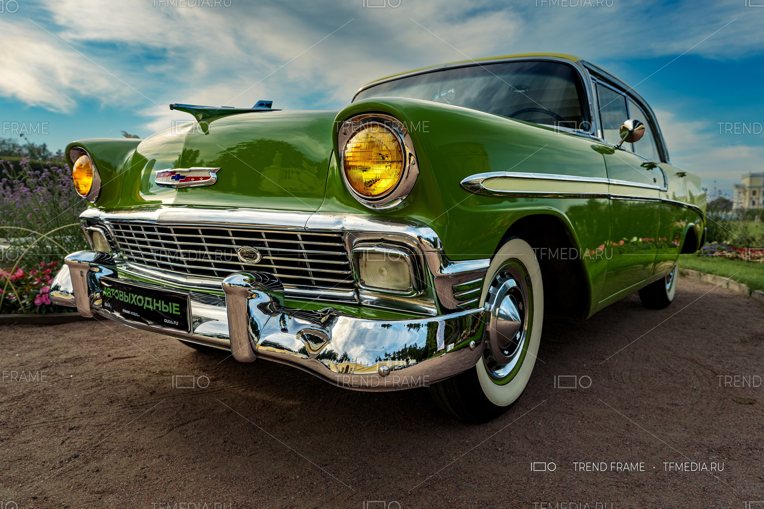 Chevrolet Bel Air — передний ракурс, американское ретро авто