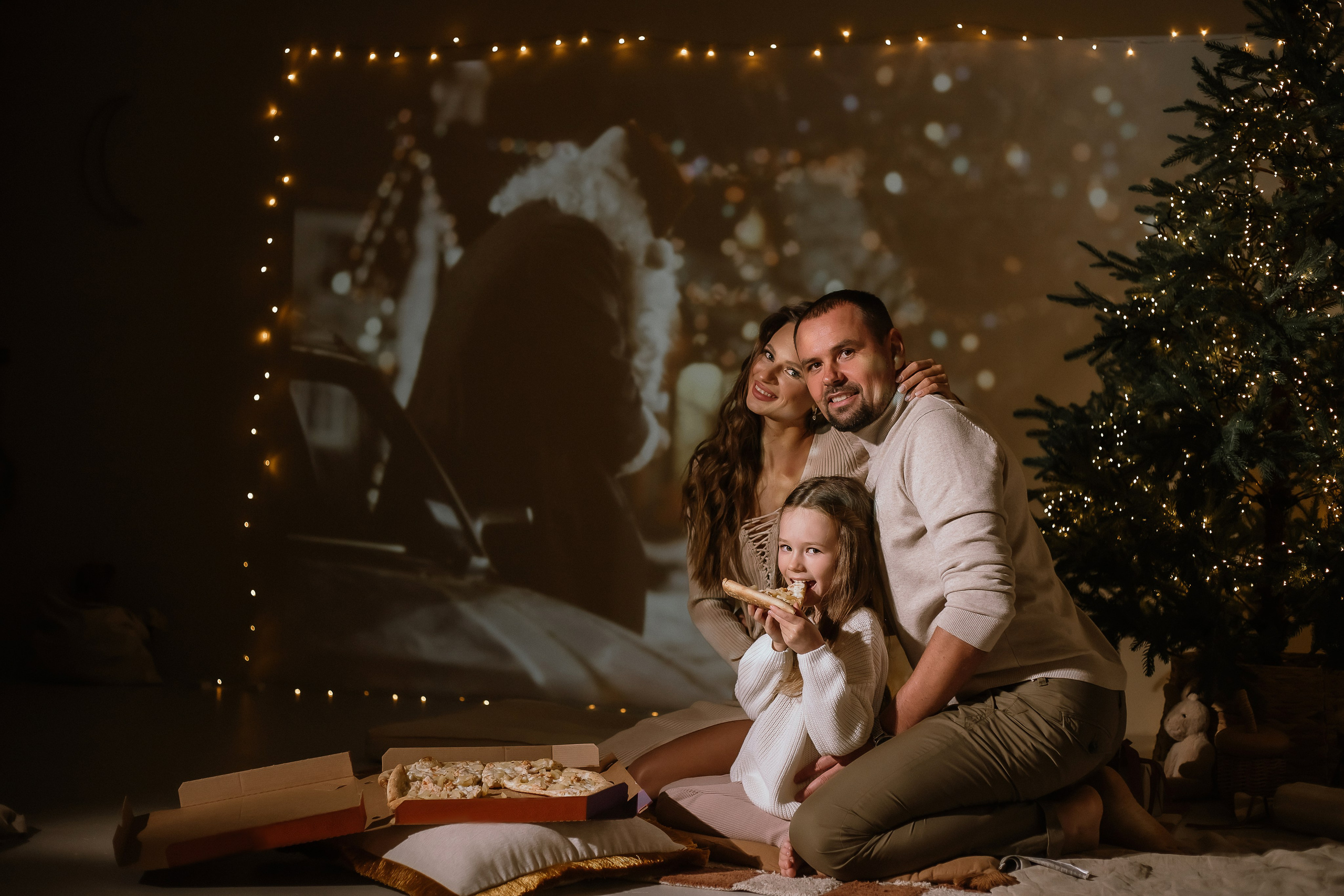 Предновогодняя семейная фотосессия в Екатеринбурге: индивидуальные, love story, семейные, а также фотопроекты.