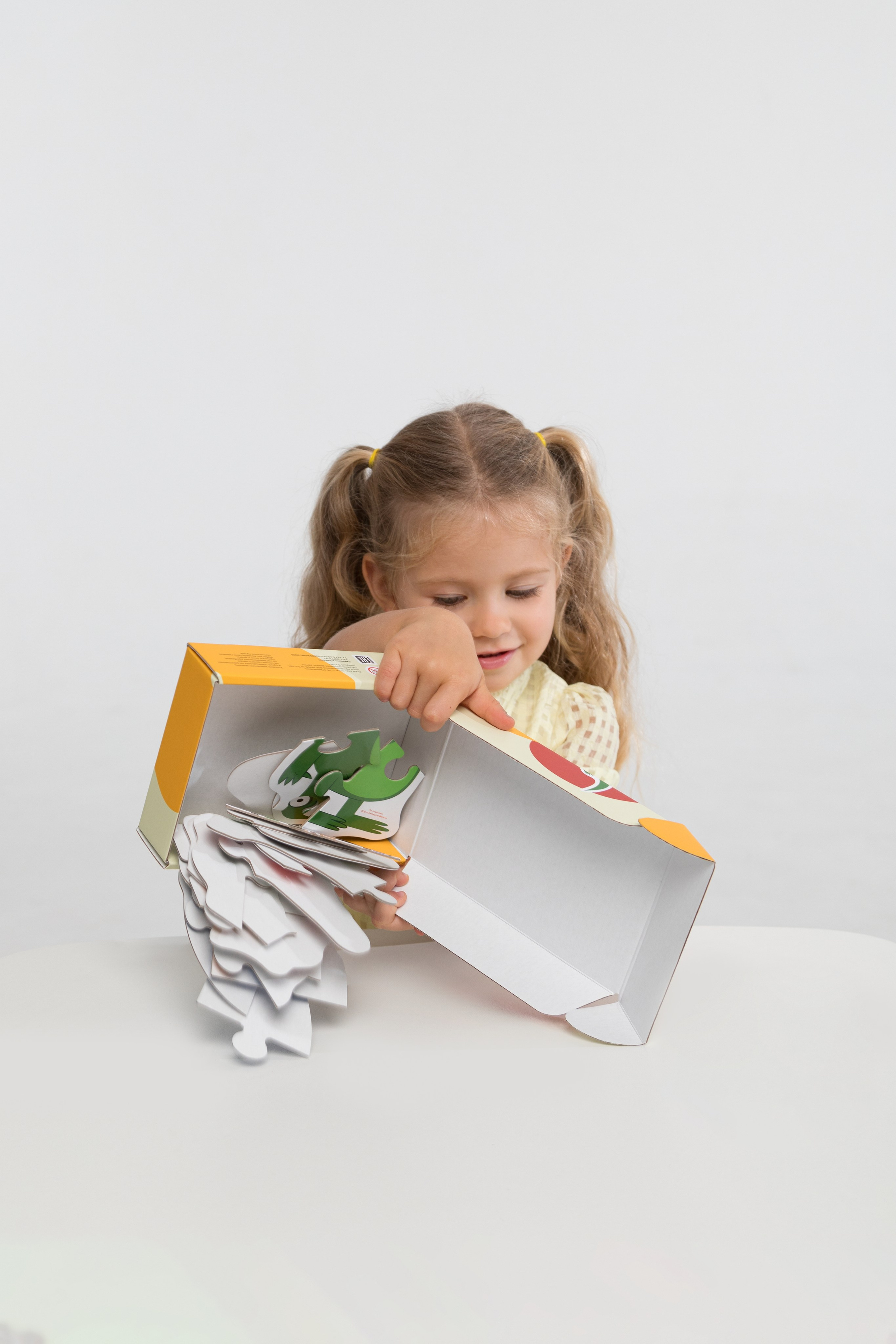 Каталожная съемка в циклораме для бренда детских товаров. Детский и контент фотограф Надя Волкова Санкт-Петербург