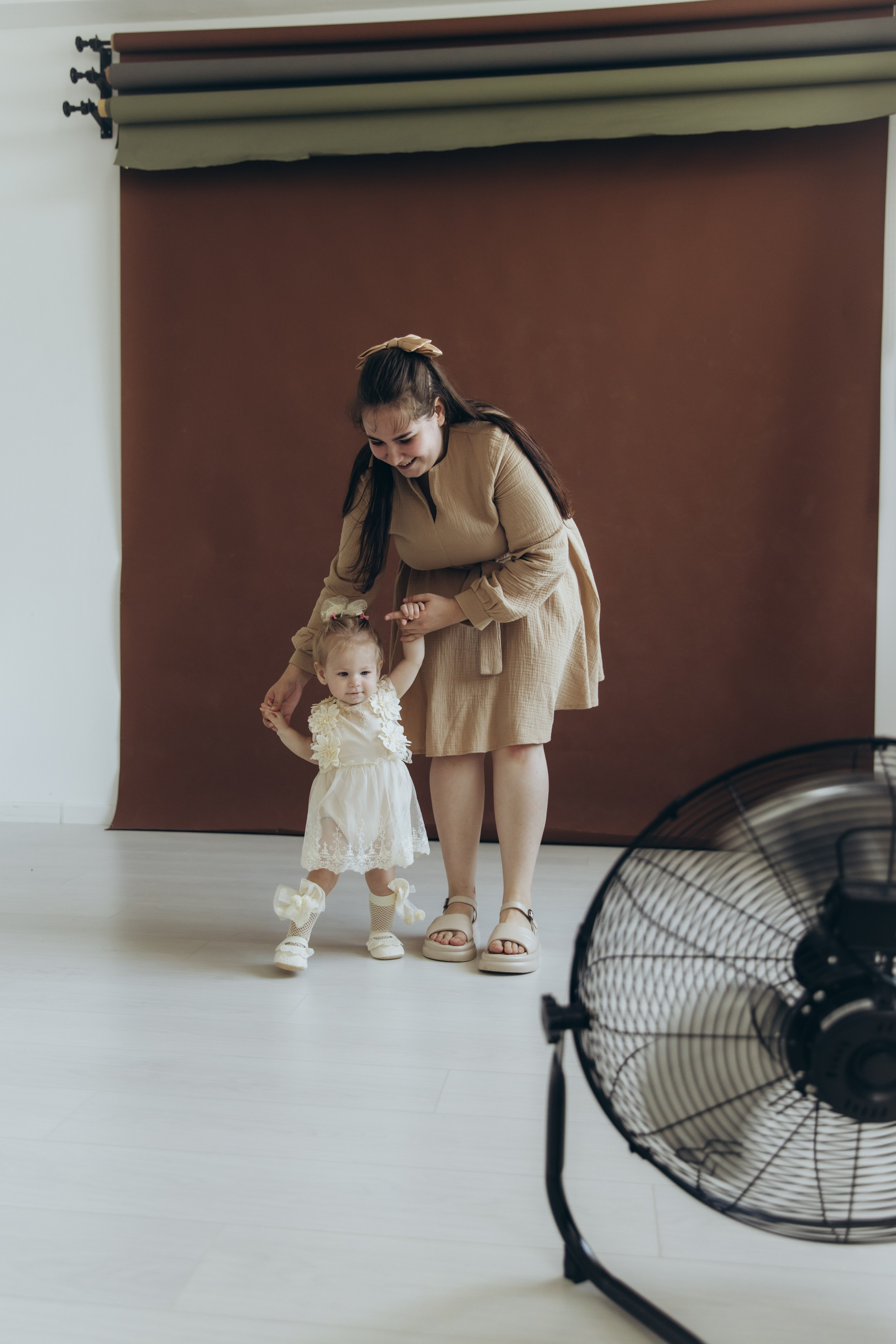 Полина с мамой. Фотограф на крещение в Рязани. Семейный фотограф