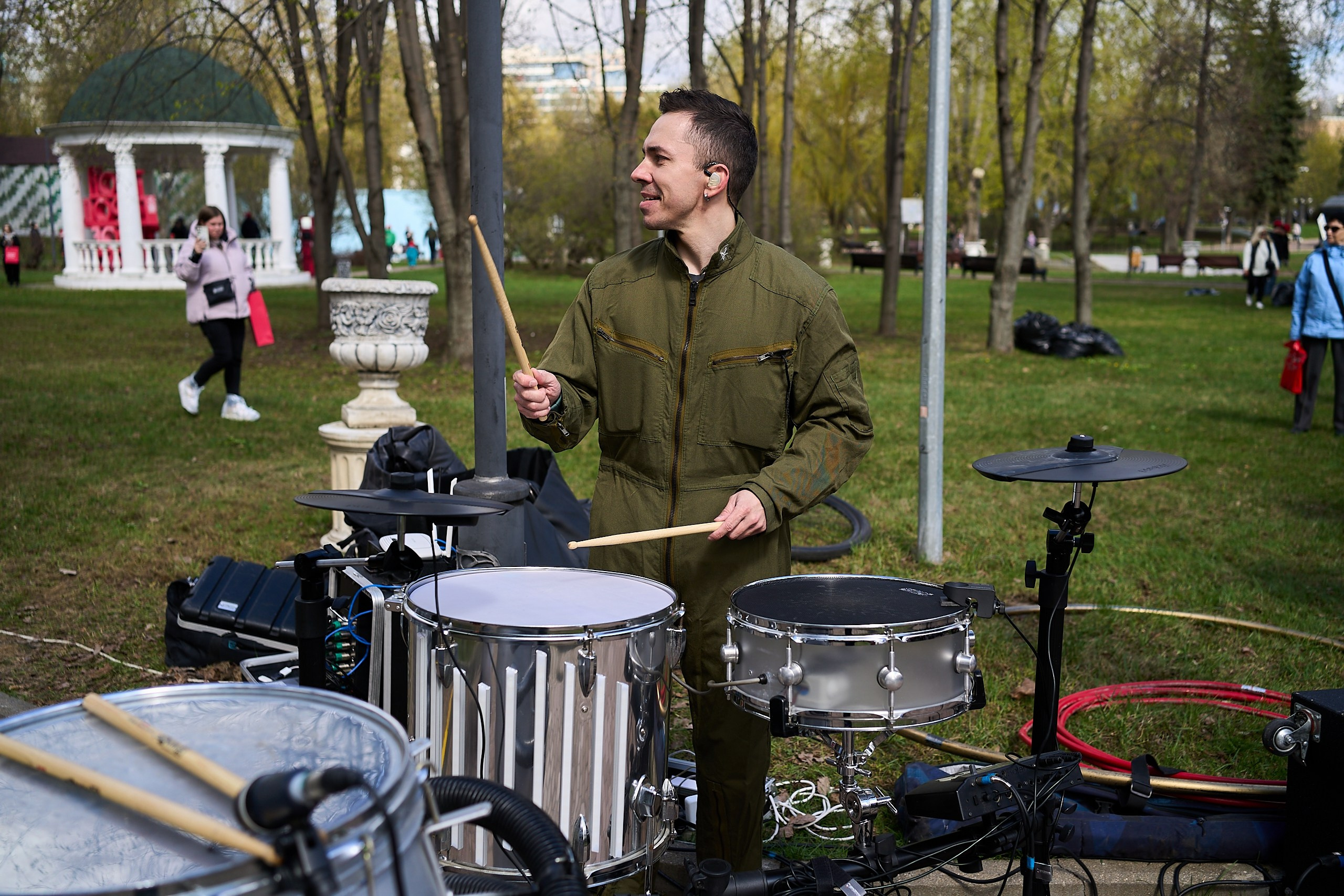 Субботник у Управления делами Мэра и Правительства Москвы. Фотограф и Видеограф в Москве. Олег Корушев
