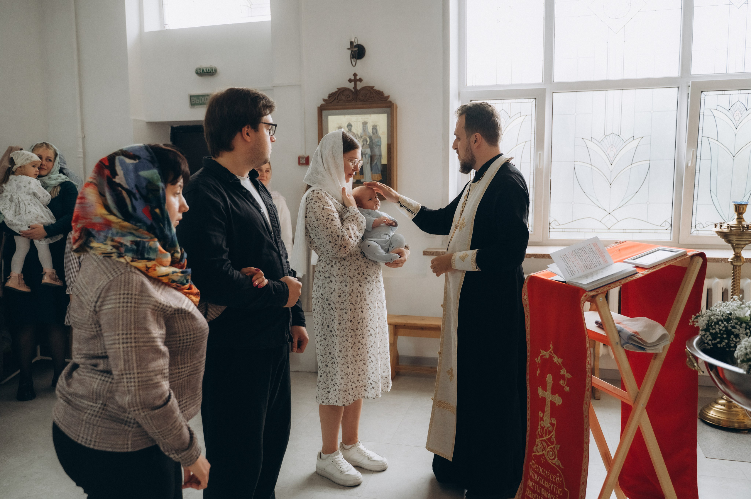 Крещение Ромы (Приход храма святой Равноапостольной княгини Ольги). Семейный фотограф в Минске Дарья Дреко