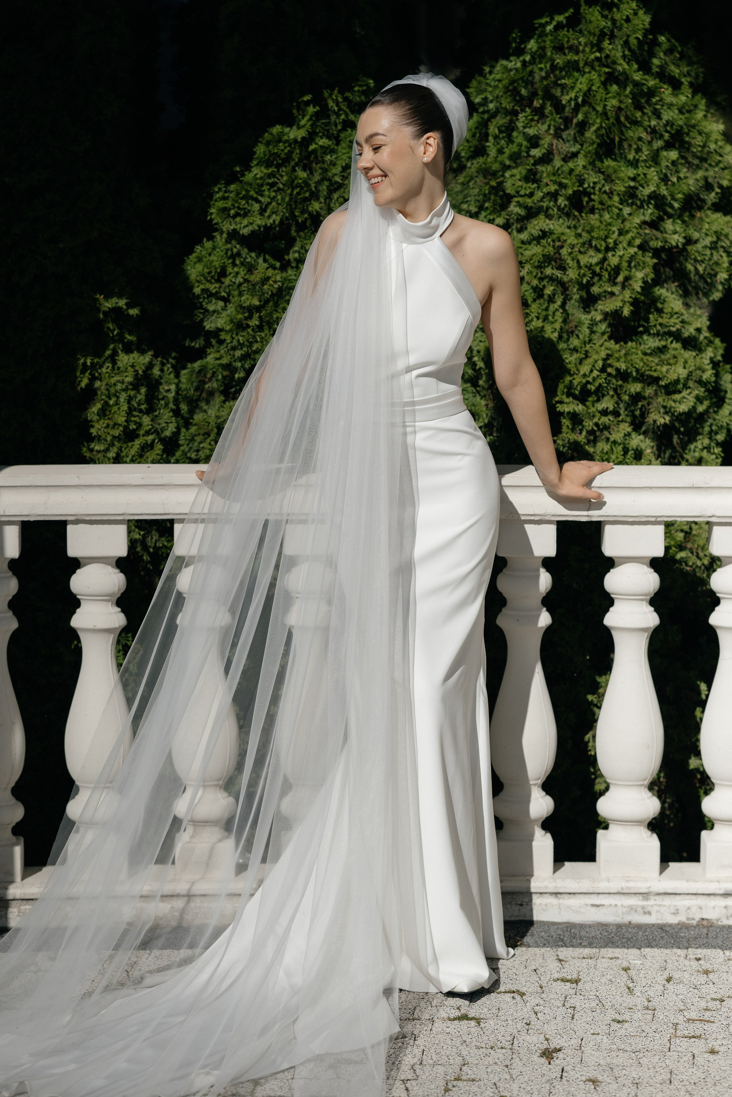 Wedding day in VERSAL PARK. Wedding PHOTOGRAPHER Andrew Vnukov