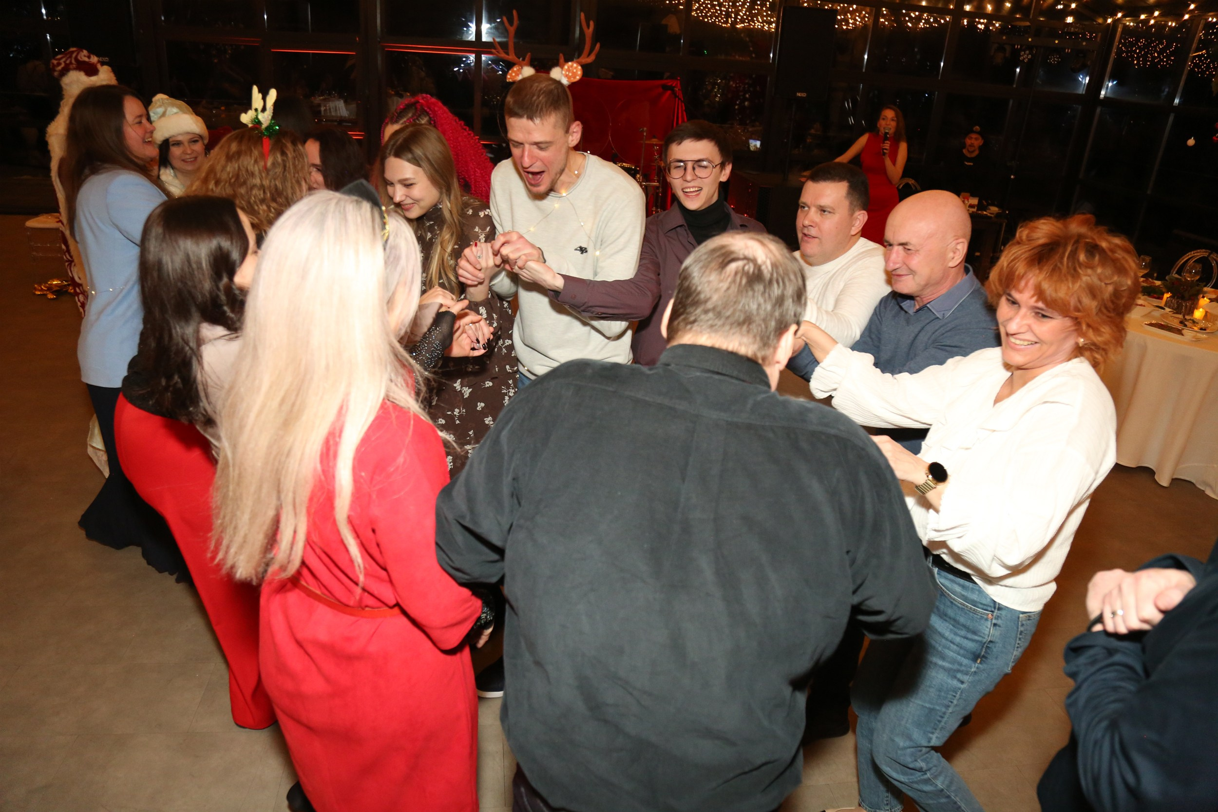 Корпоратив. Фотосессия в студии в Москве от профессионального фотографа услуги по доступным ценам