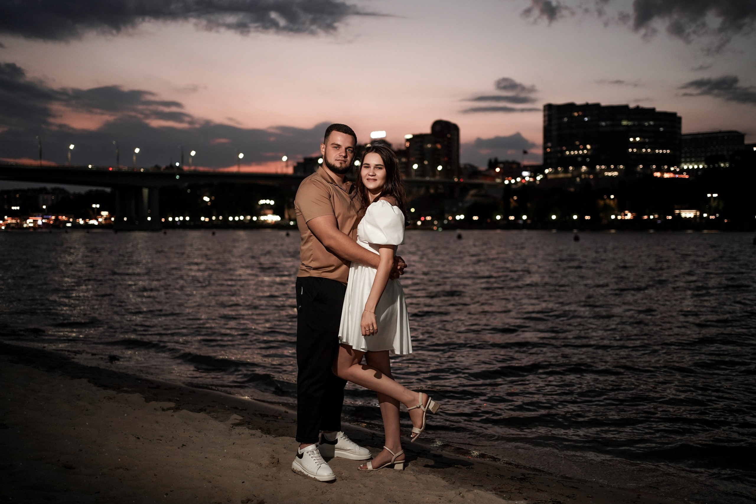 Фотограф на парную фотосессию love story в Ростове-на-Дону. Левый берег Дона. Свадебный фотограф в Ростове-на-Дону. Таинство Крещения и Венчания, семейные фотосессии. Алёна Чёботова