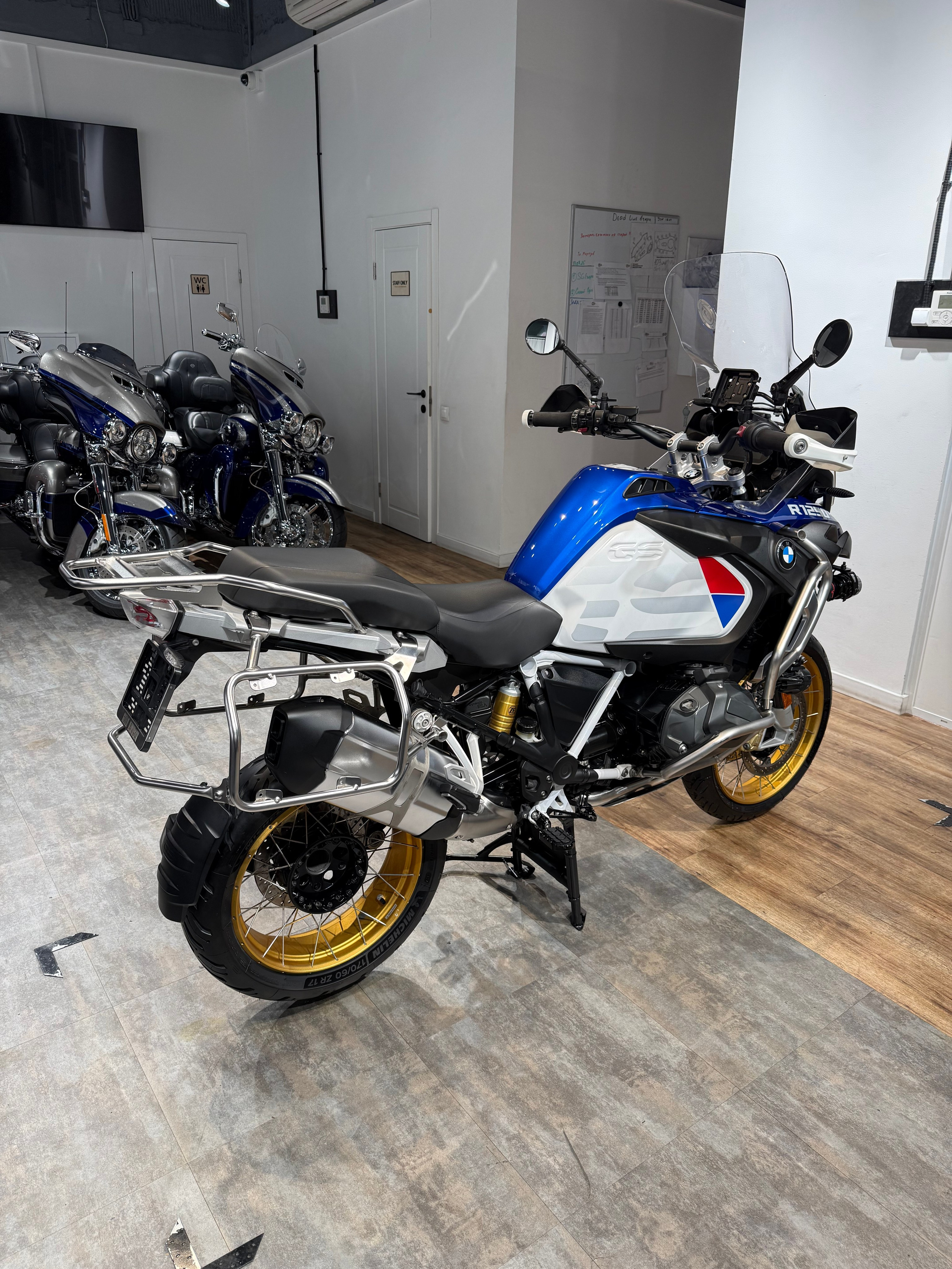 BMW R1250GS ADV Rallye HP. Hello Davidson, Москва. Только хорошие мотоциклы…
